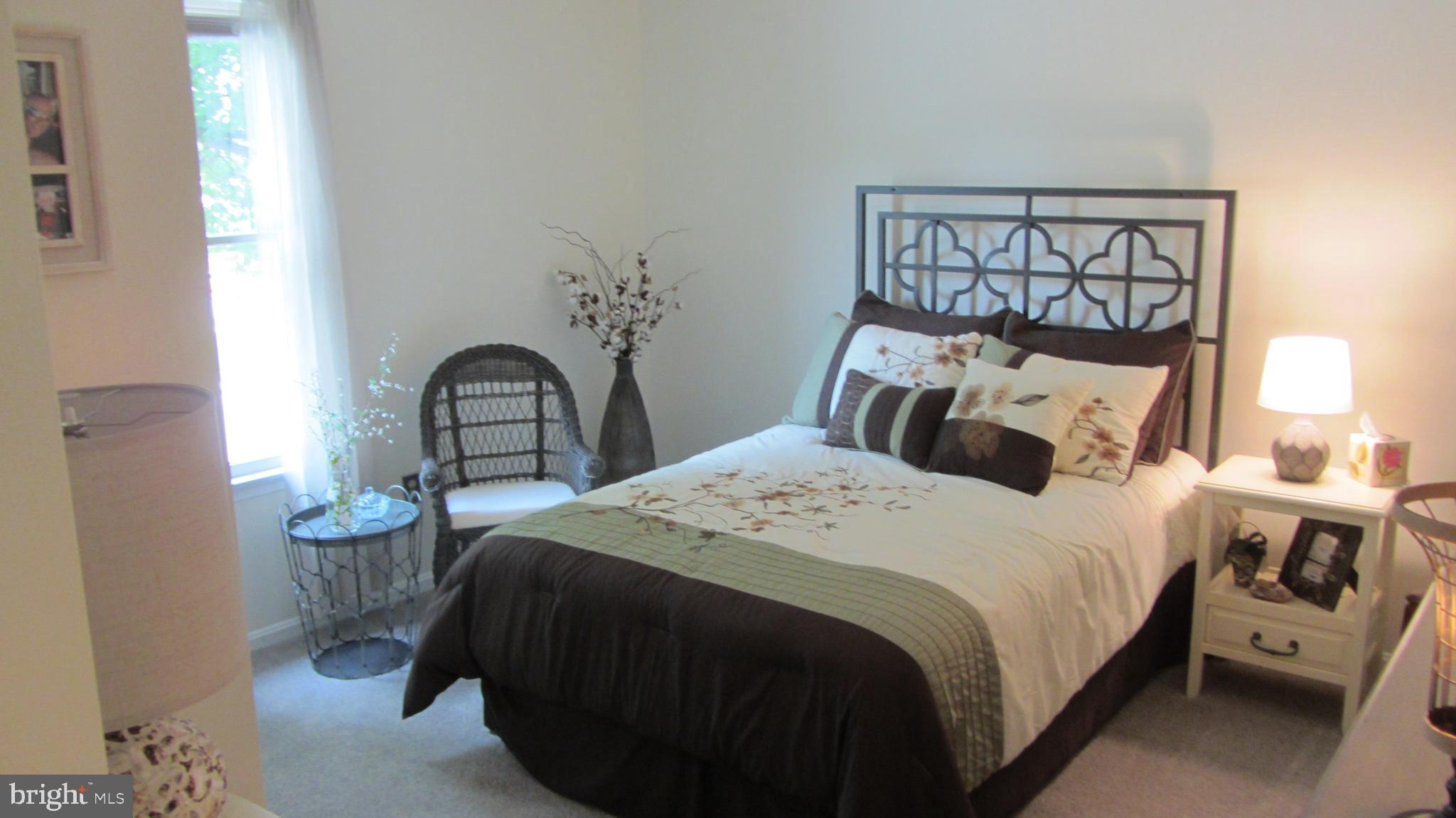 VICTORIA MANOR - Residential