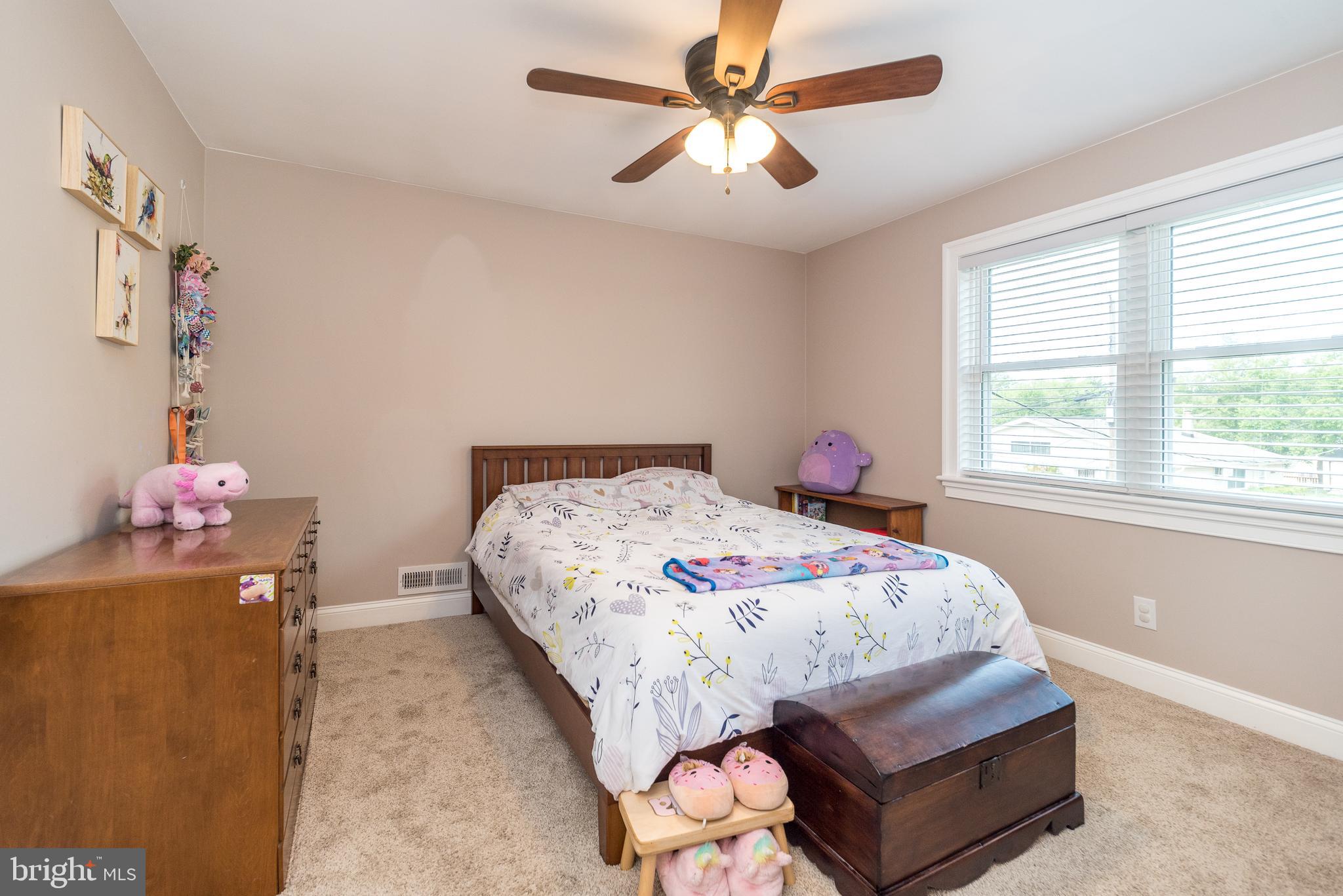 ROSLYN - Residential