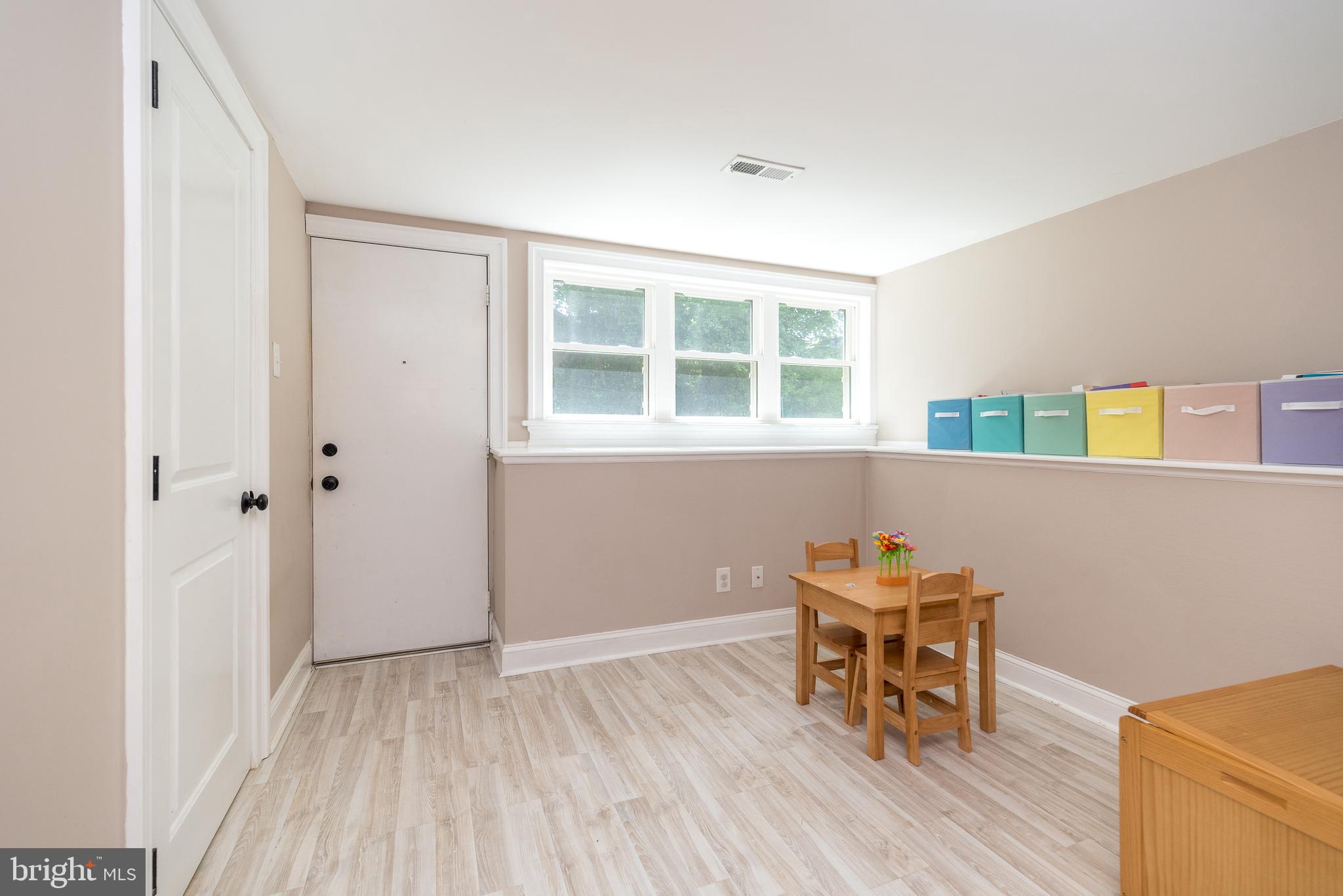 ROSLYN - Residential