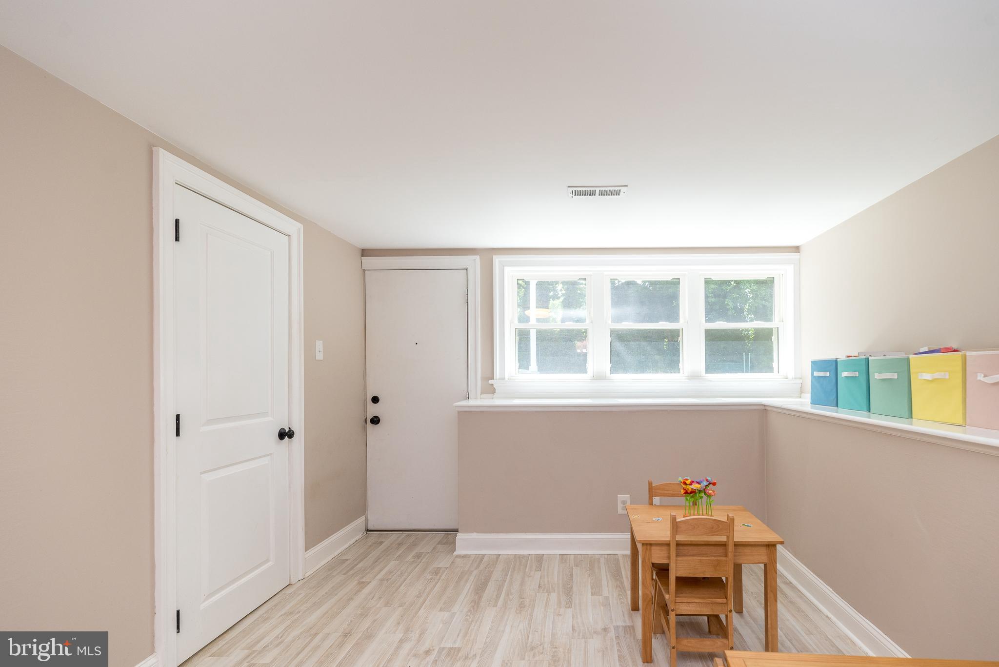 ROSLYN - Residential