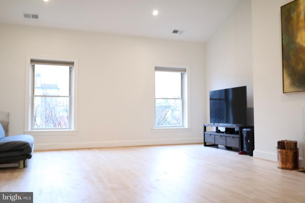 Photo of 1631 Green St #E, PHILADELPHIA, PA 19130 (MLS # PAPH2565974)