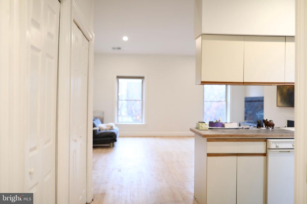 Photo of 1631 Green St #E, PHILADELPHIA, PA 19130 (MLS # PAPH2565974)
