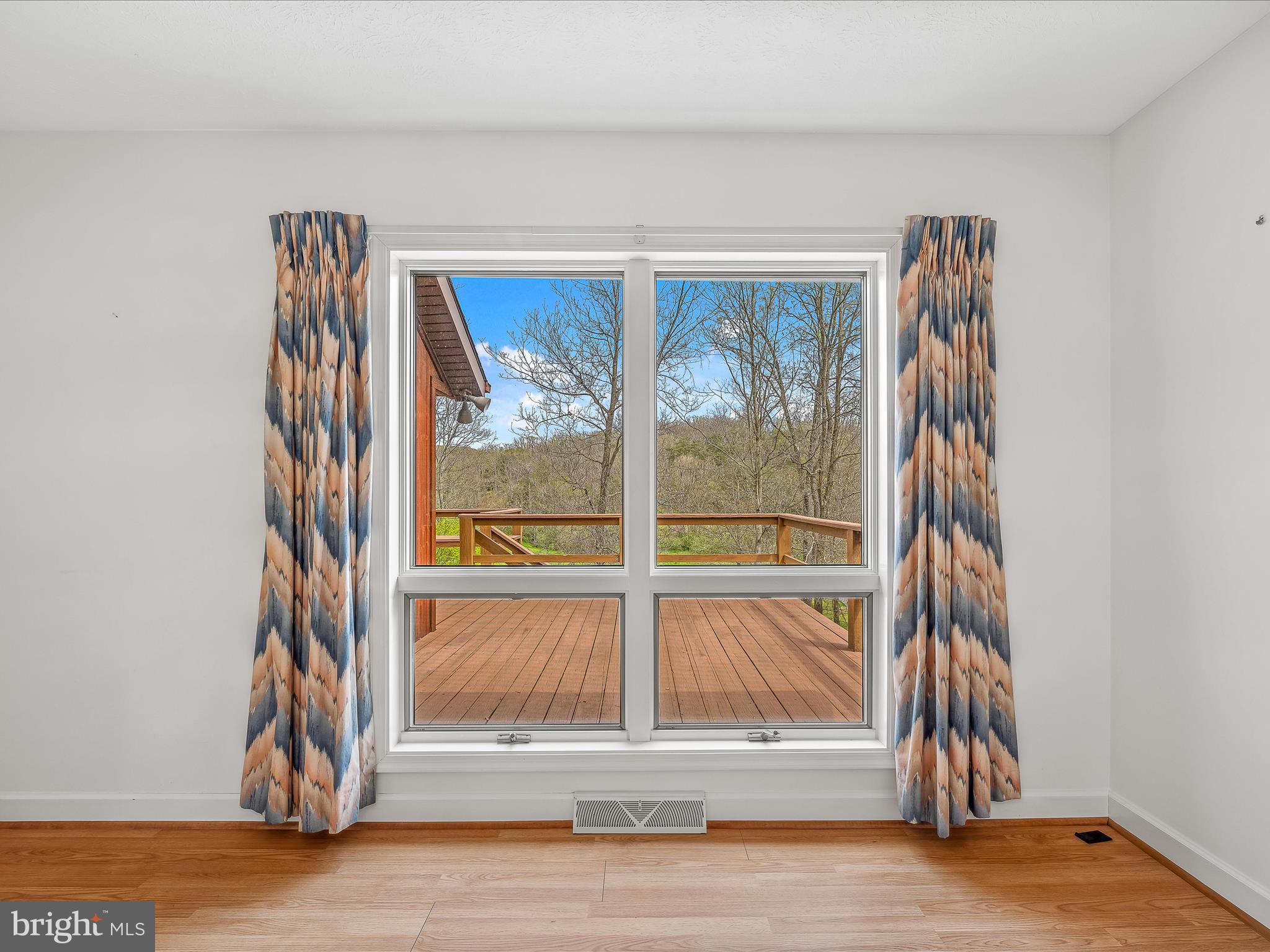 SPRING VALLEY - Residential