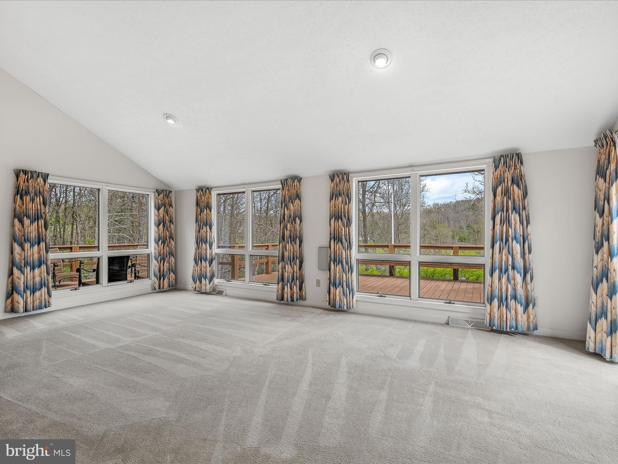 SPRING VALLEY - Residential