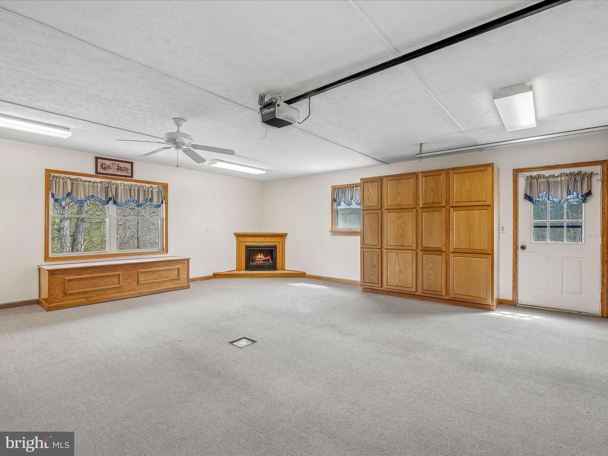 SPRING VALLEY - Residential