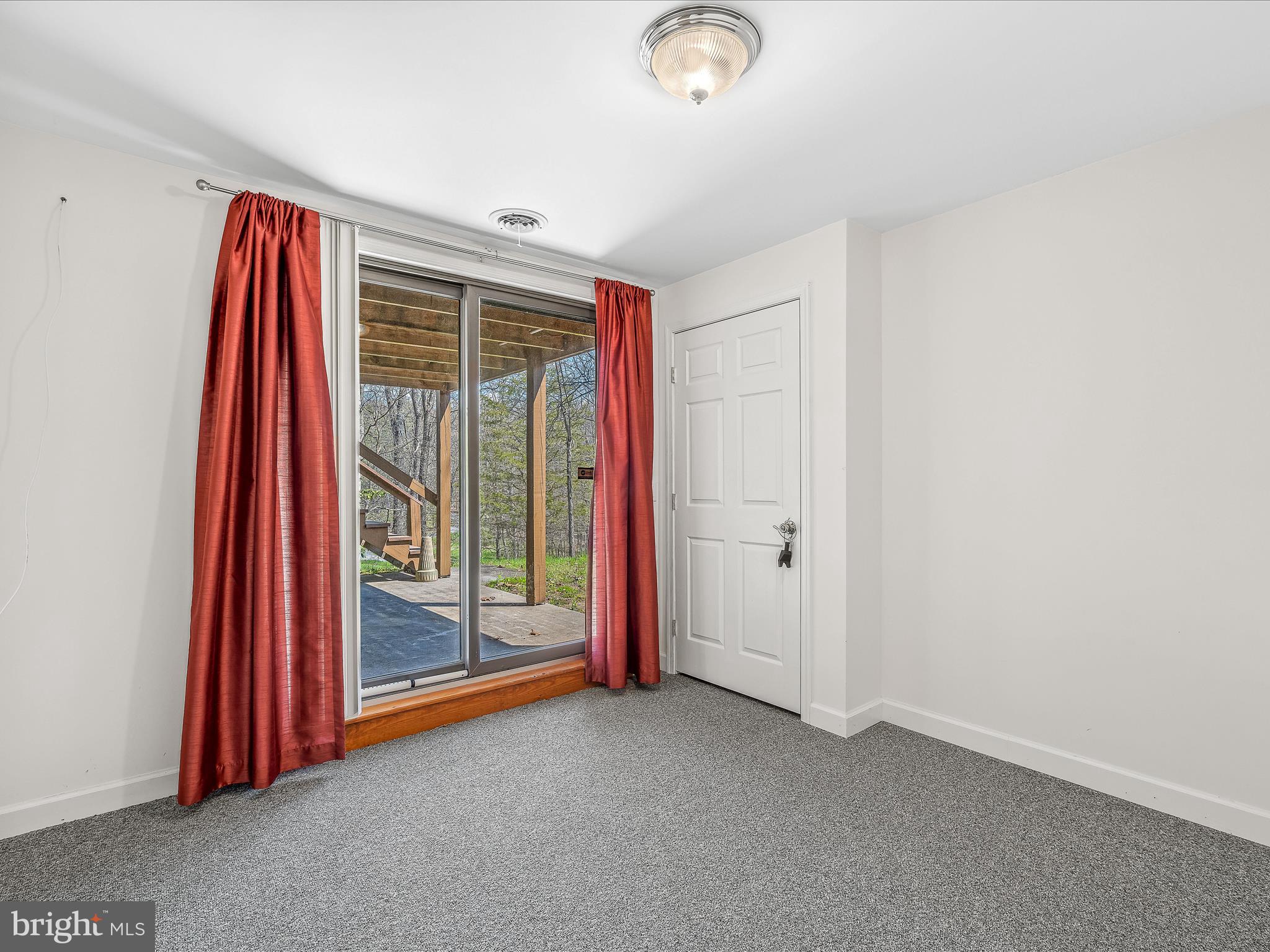 SPRING VALLEY - Residential