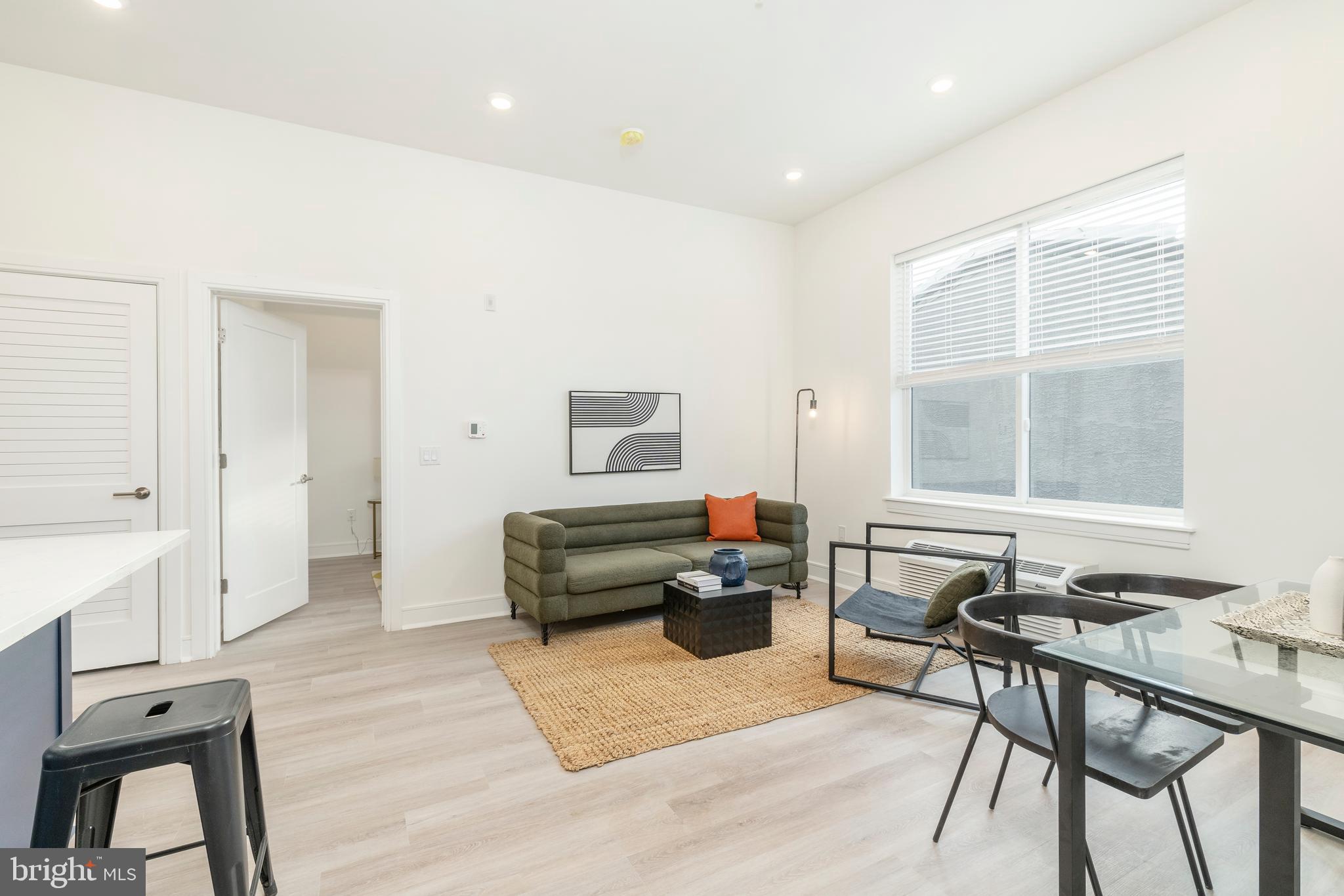 ROXBOROUGH - Residential Lease