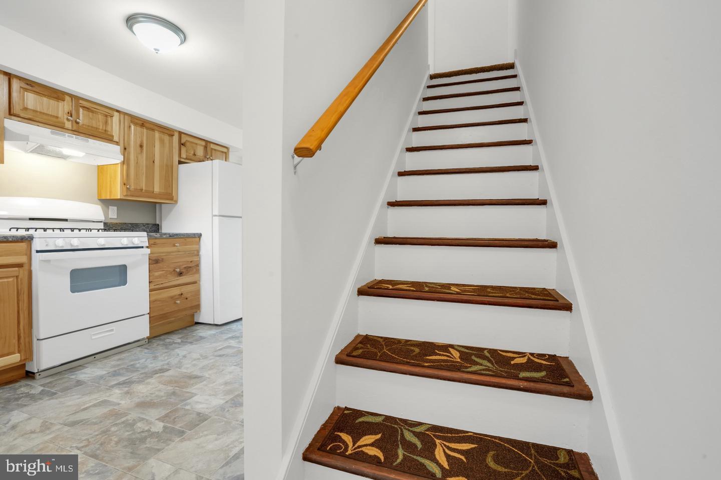 806 W MAIN STREET #4