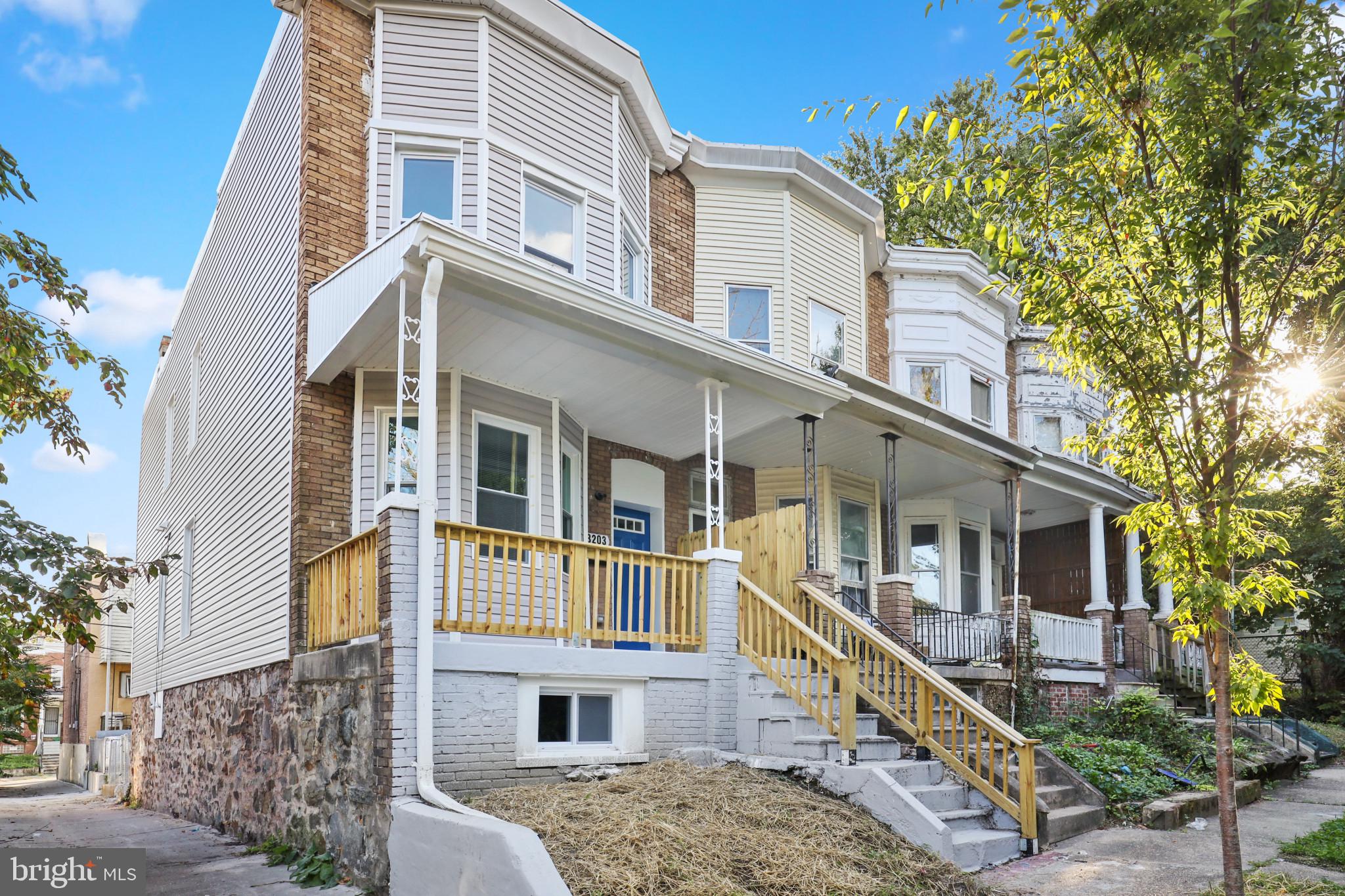 Beautifully renovated 3bd 1.5 bathroom unit in the Rosemont neighborhood is waiting for you! Brand new kitchen featuring stainless steel appliances and quartz countertops as well as new flooring and fresh paint throughout. This house offers lots of room and extra storage! Call today to schedule a private showing!
* $35 application fee per adult
*Background and Credit required for all occupants 18 years old and older
*Minimum Security Deposit = 1 month's rent
*Pets allowed max of 50lb with additional security deposit
*Vouchers Accepted