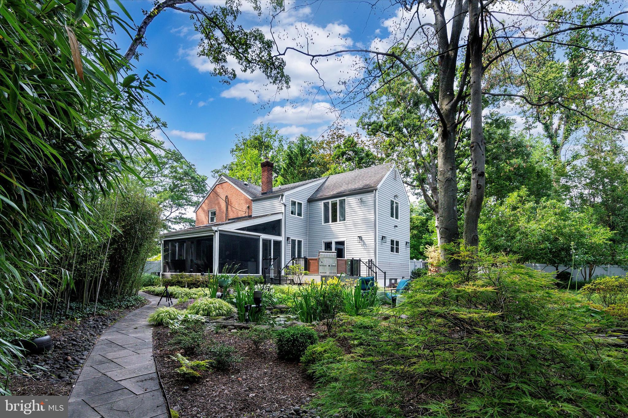 ARLINGTON FOREST - Residential