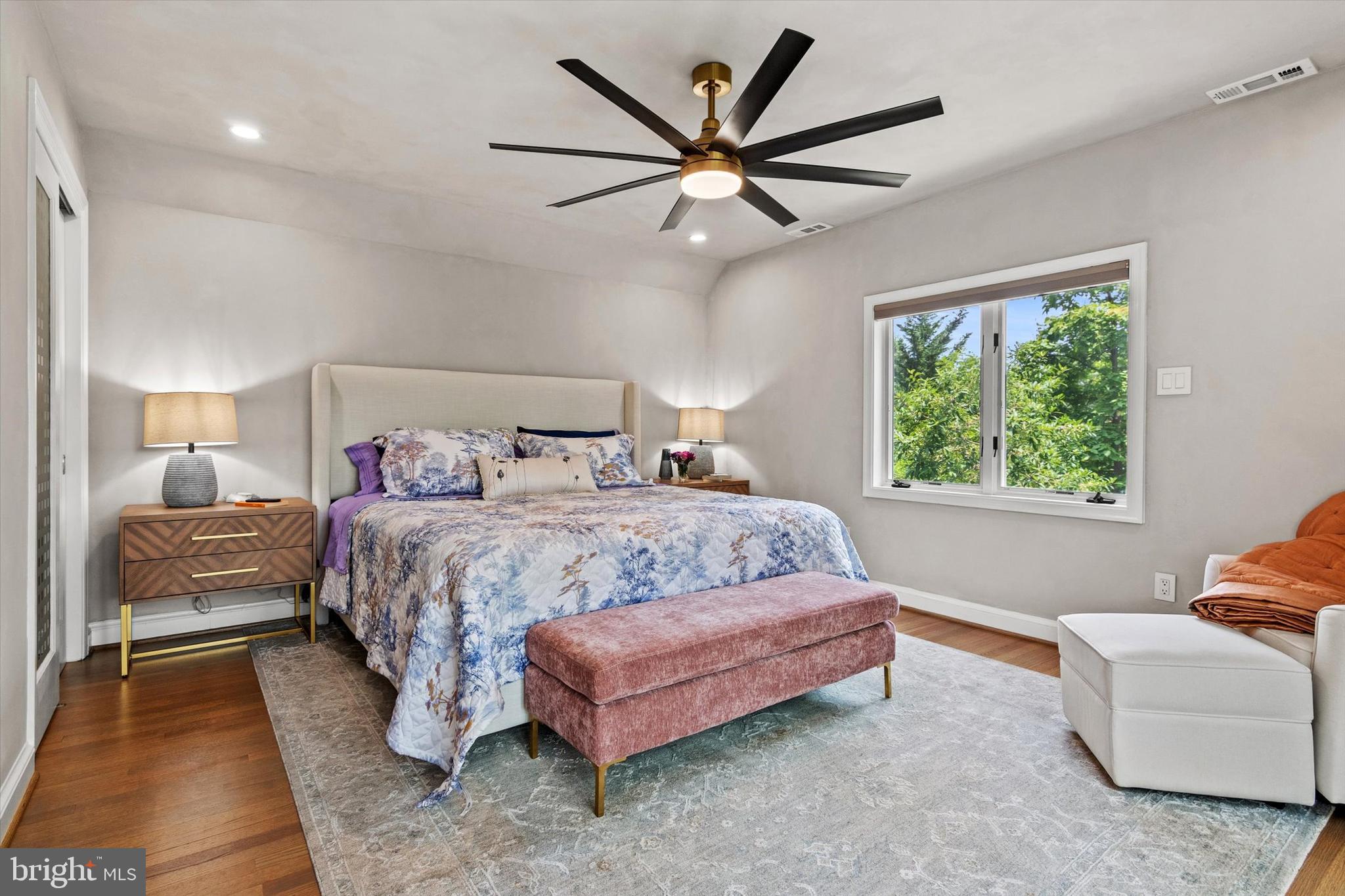 ARLINGTON FOREST - Residential