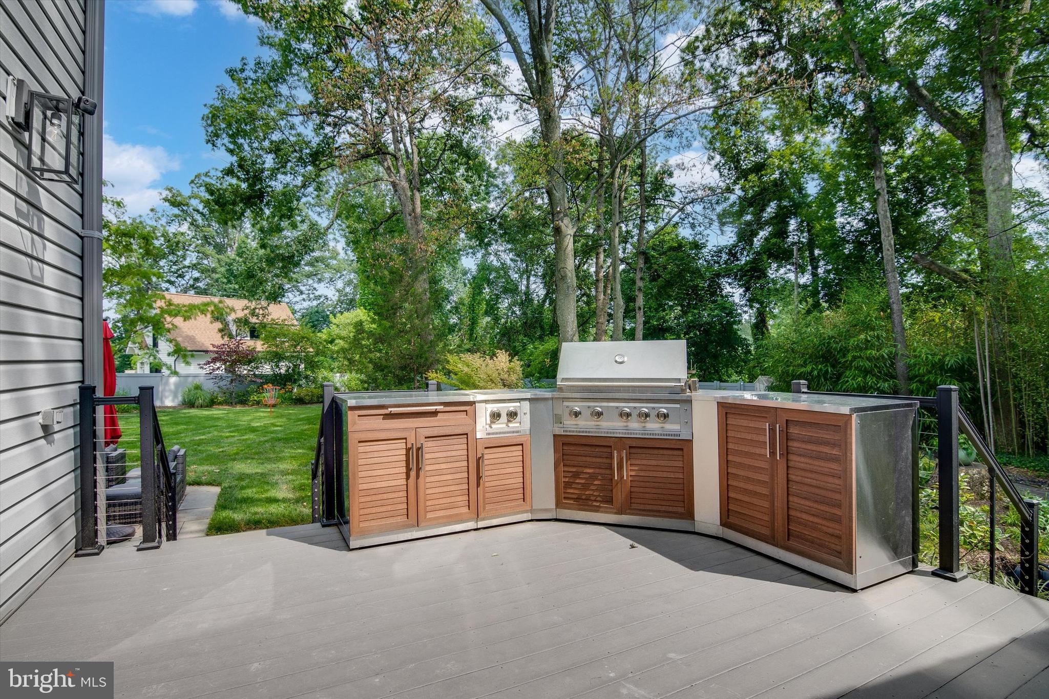 ARLINGTON FOREST - Residential