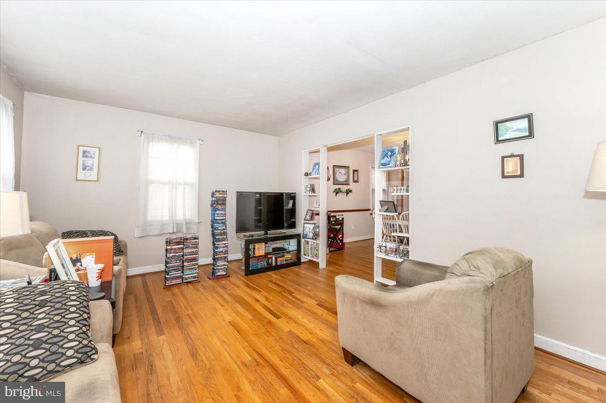 239 DEVONSHIRE ROAD NE