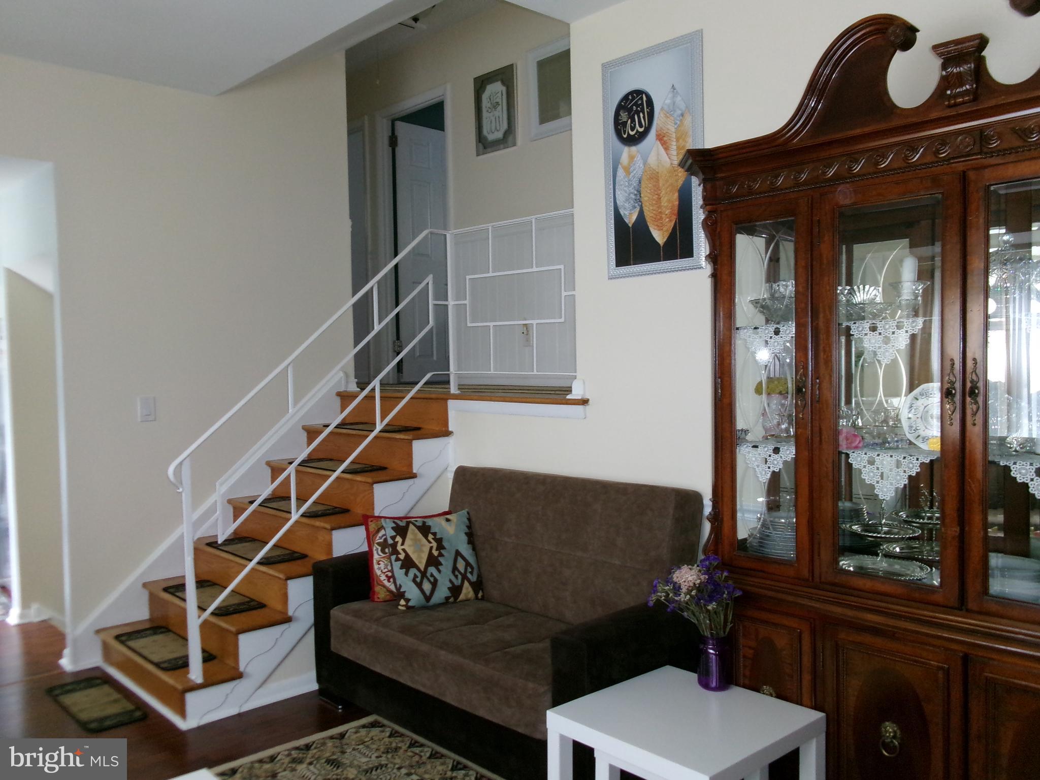 1404 ESSEX DRIVE