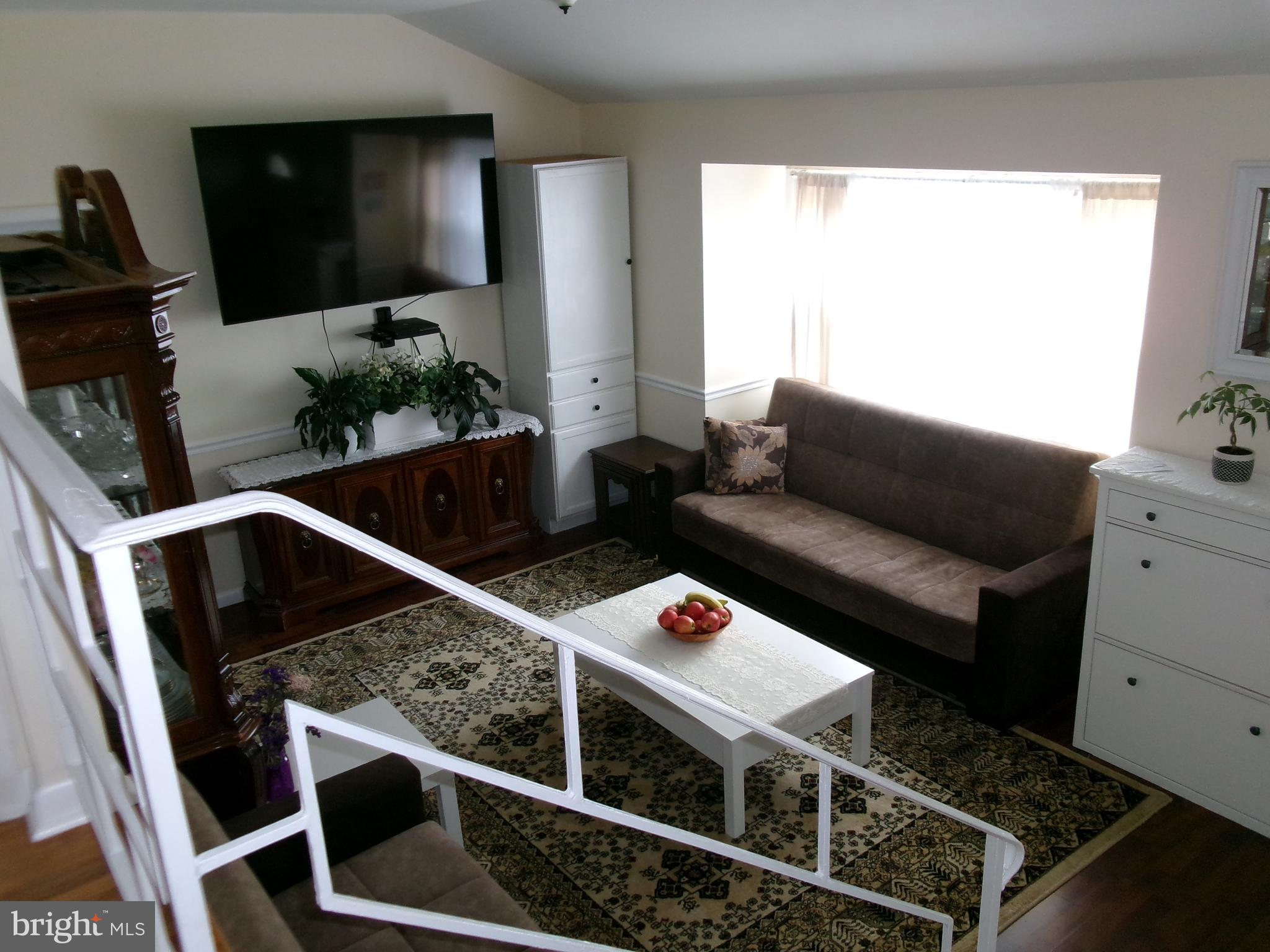 1404 ESSEX DRIVE