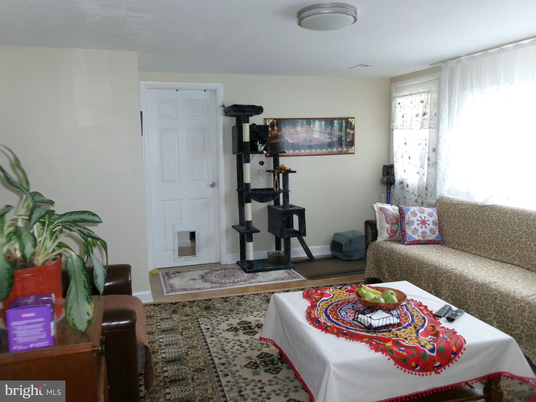 1404 ESSEX DRIVE