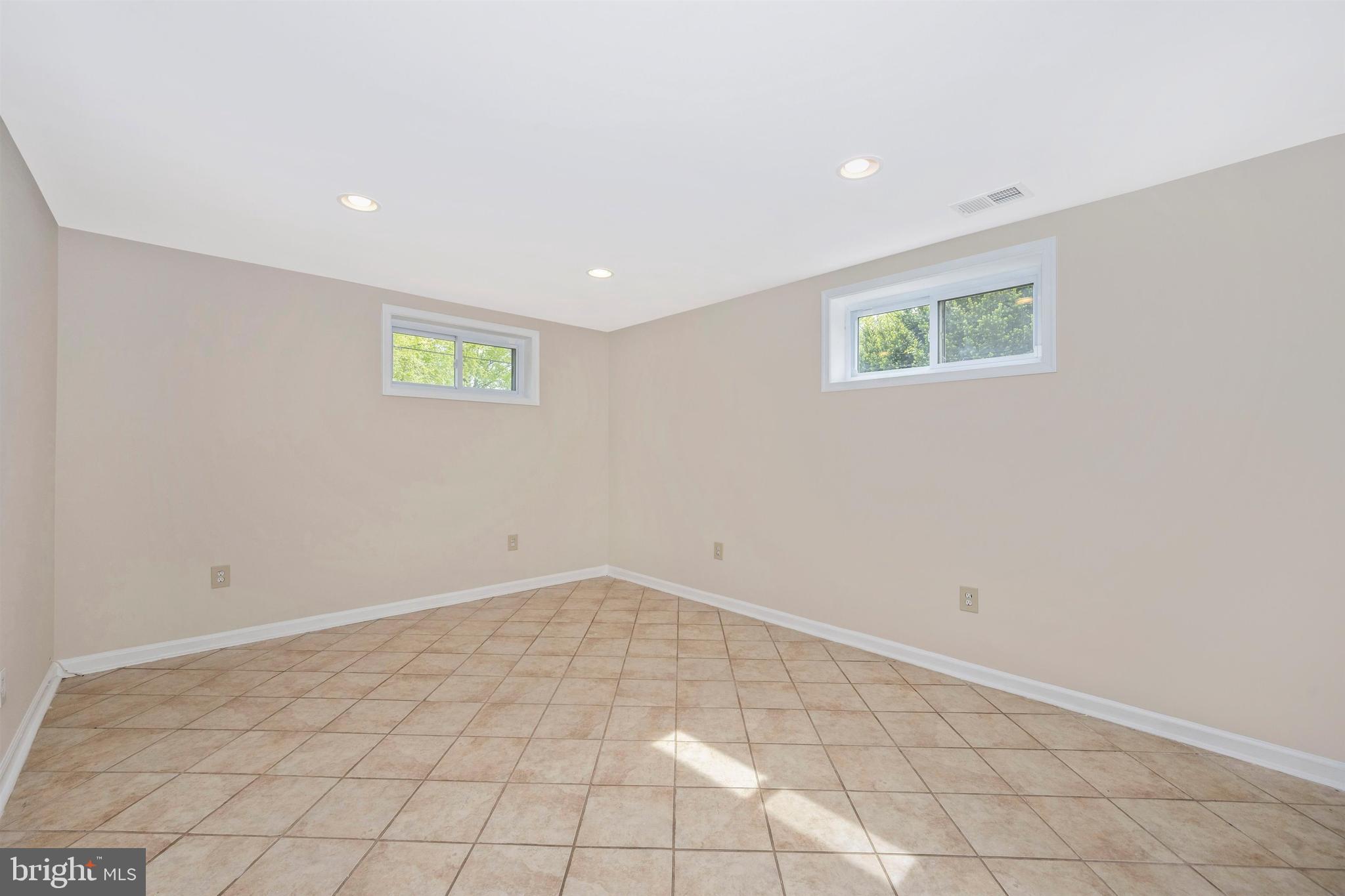 EAST SPRINGBROOK - Residential