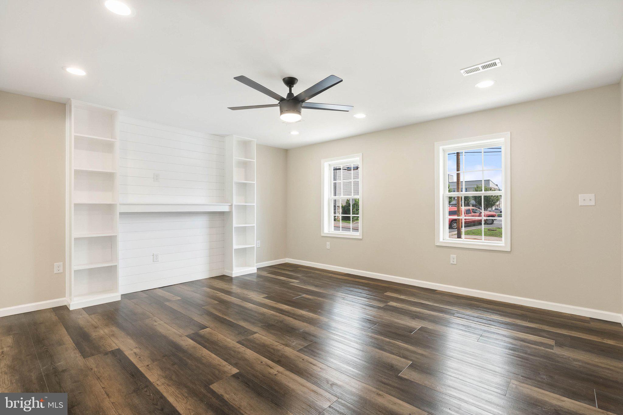 318 W LIBERTY STREET