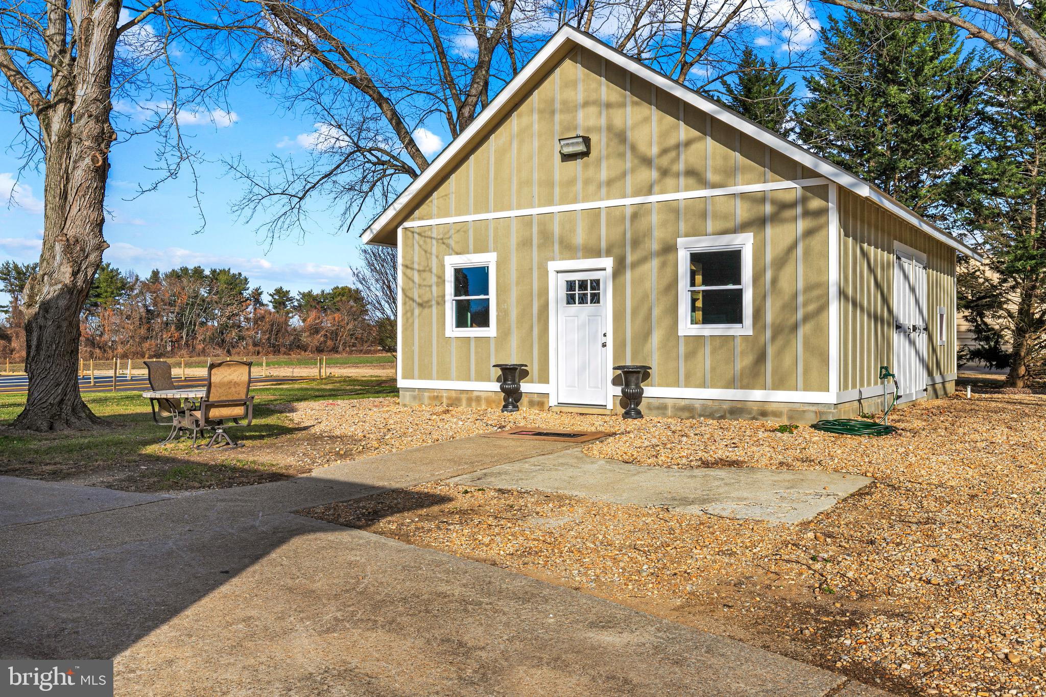 DAVIDSONVILLE - Farm