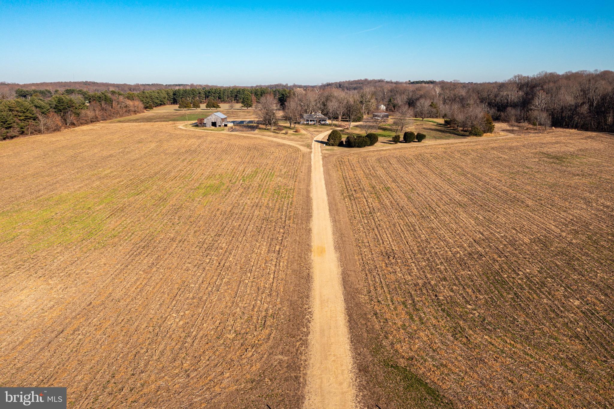 DAVIDSONVILLE - Farm