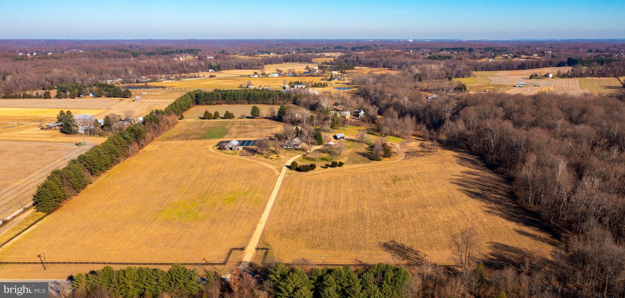 DAVIDSONVILLE - Farm