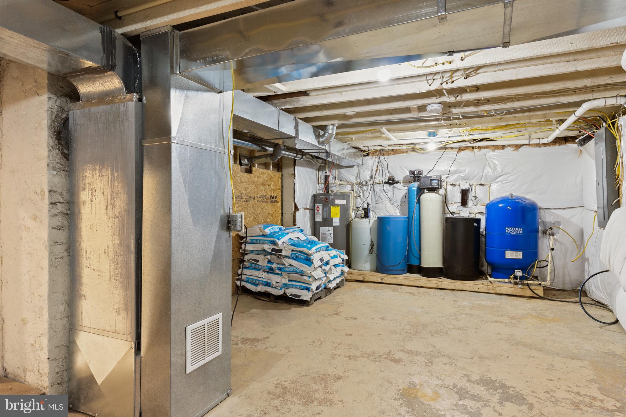 DAVIDSONVILLE - Farm