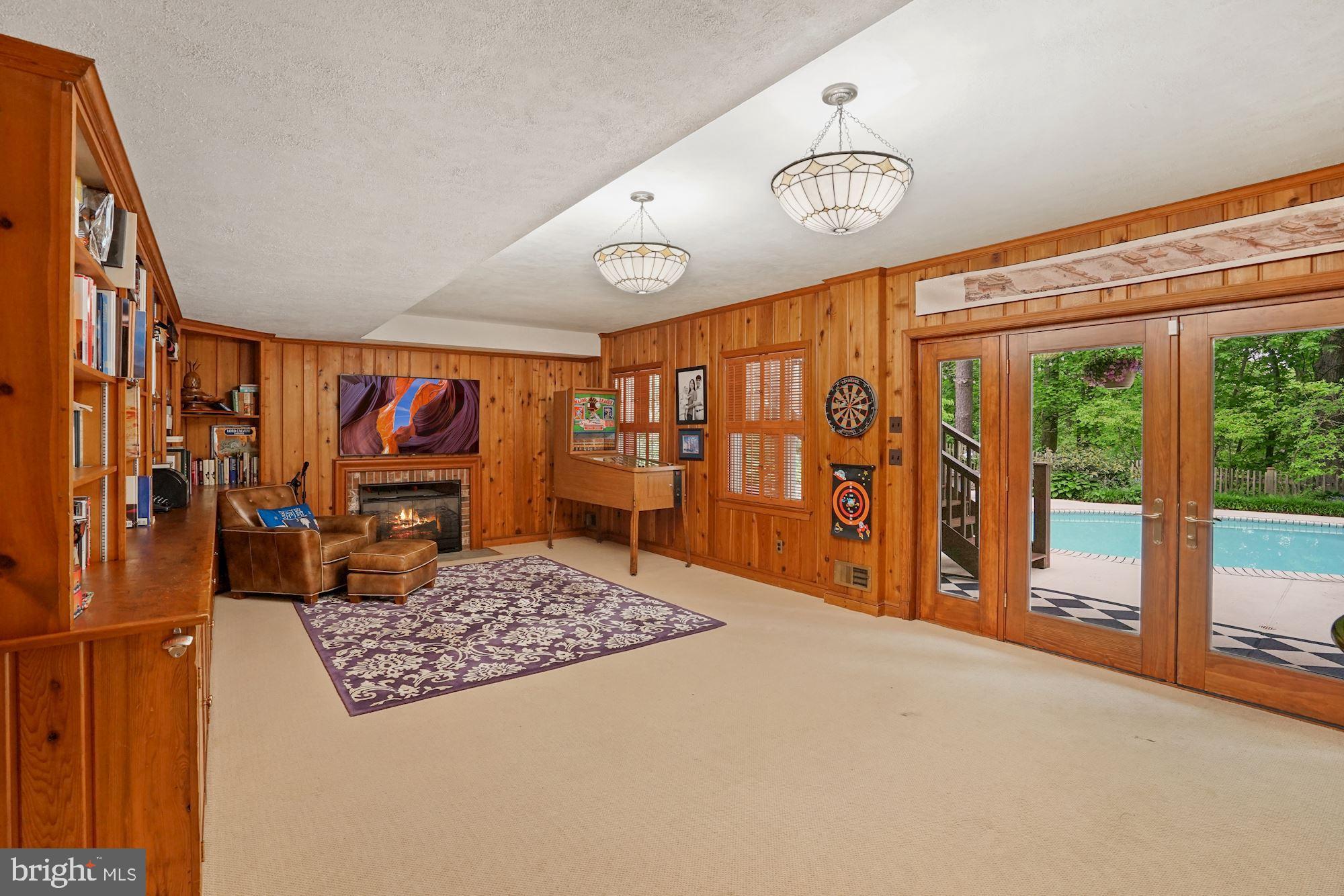 FARMINGTON - Residential