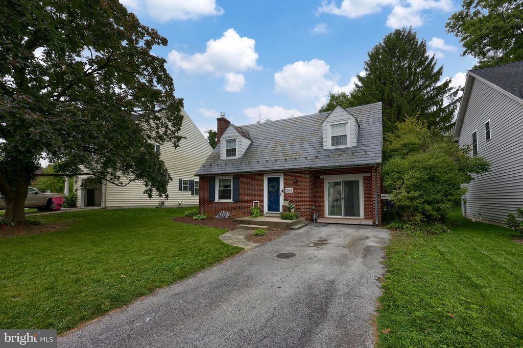 Photo of 1504 Sunset Avenue, Lancaster, PA 17601 (MLS # PALA2057298)