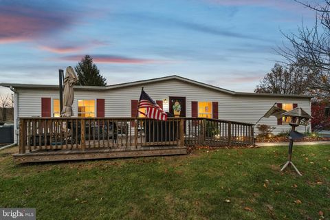 Homes For Sale - 19 Wildbriar Court<br/> HARLEYSVILLE, PA 19438