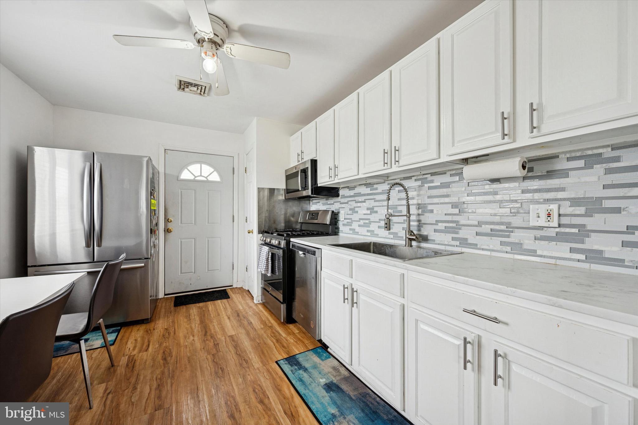 CASTLE HILLS - Residential