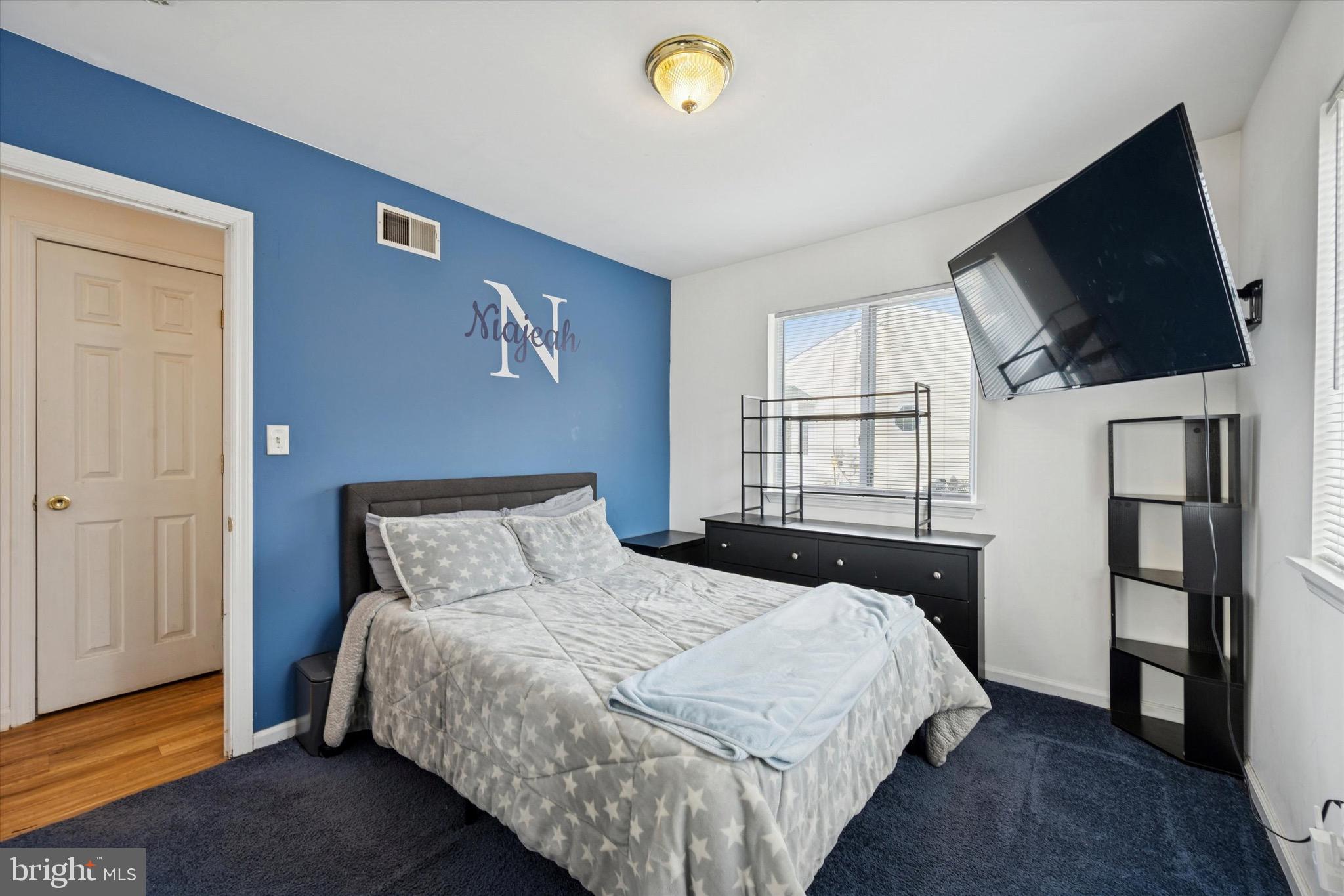 CASTLE HILLS - Residential