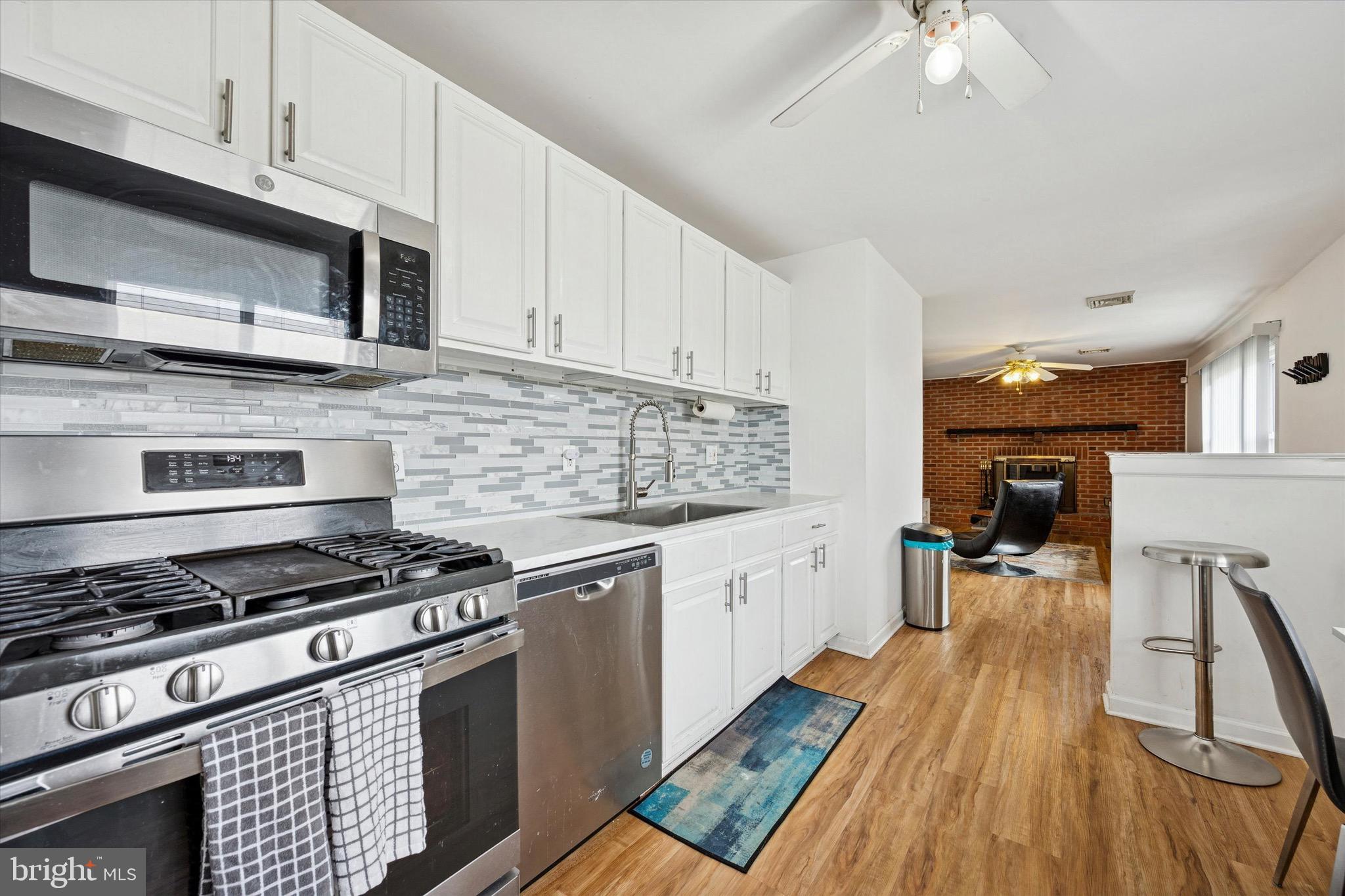 CASTLE HILLS - Residential