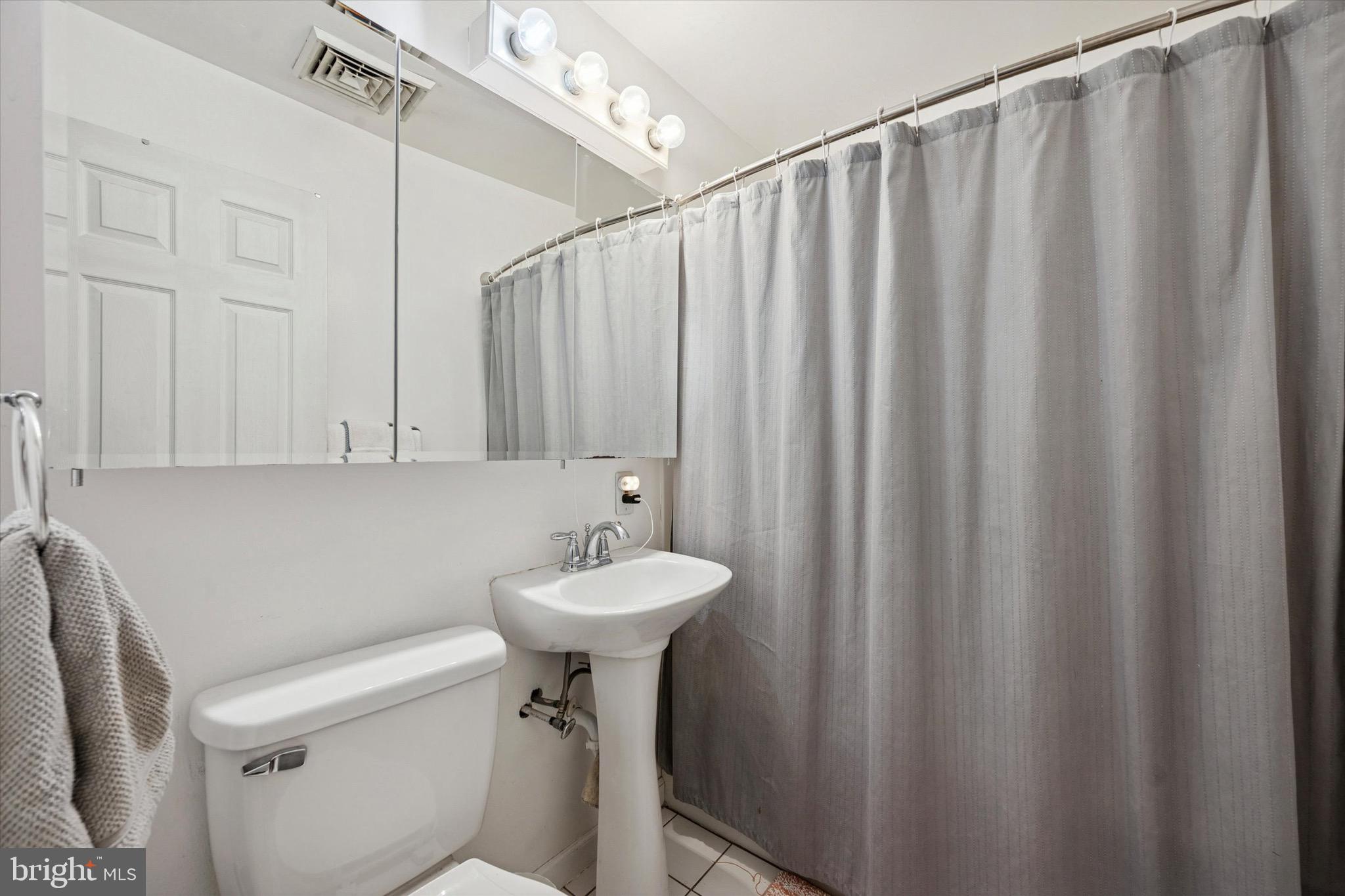 CASTLE HILLS - Residential