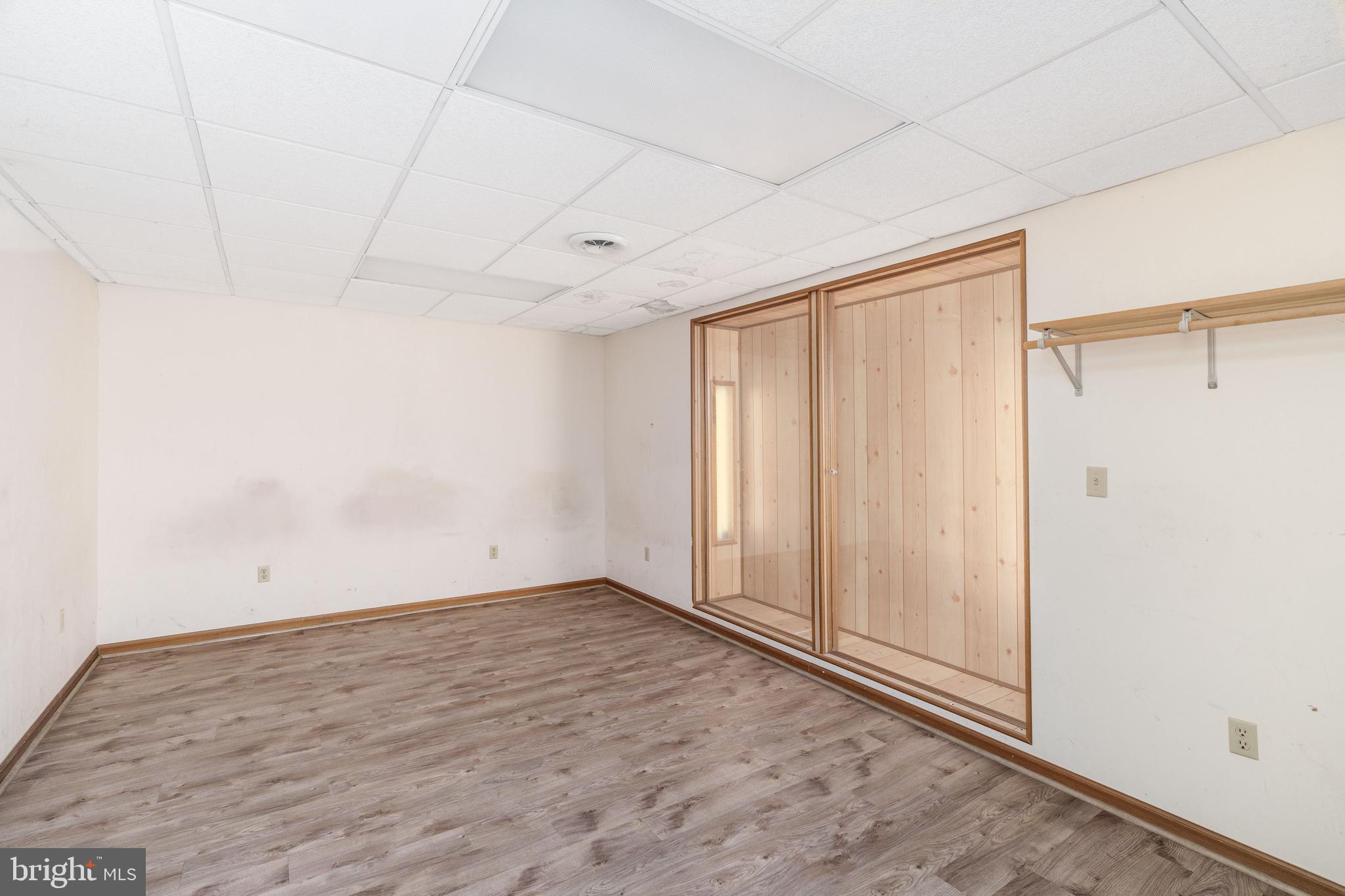 WOODS OF TOWN POINT - Residential