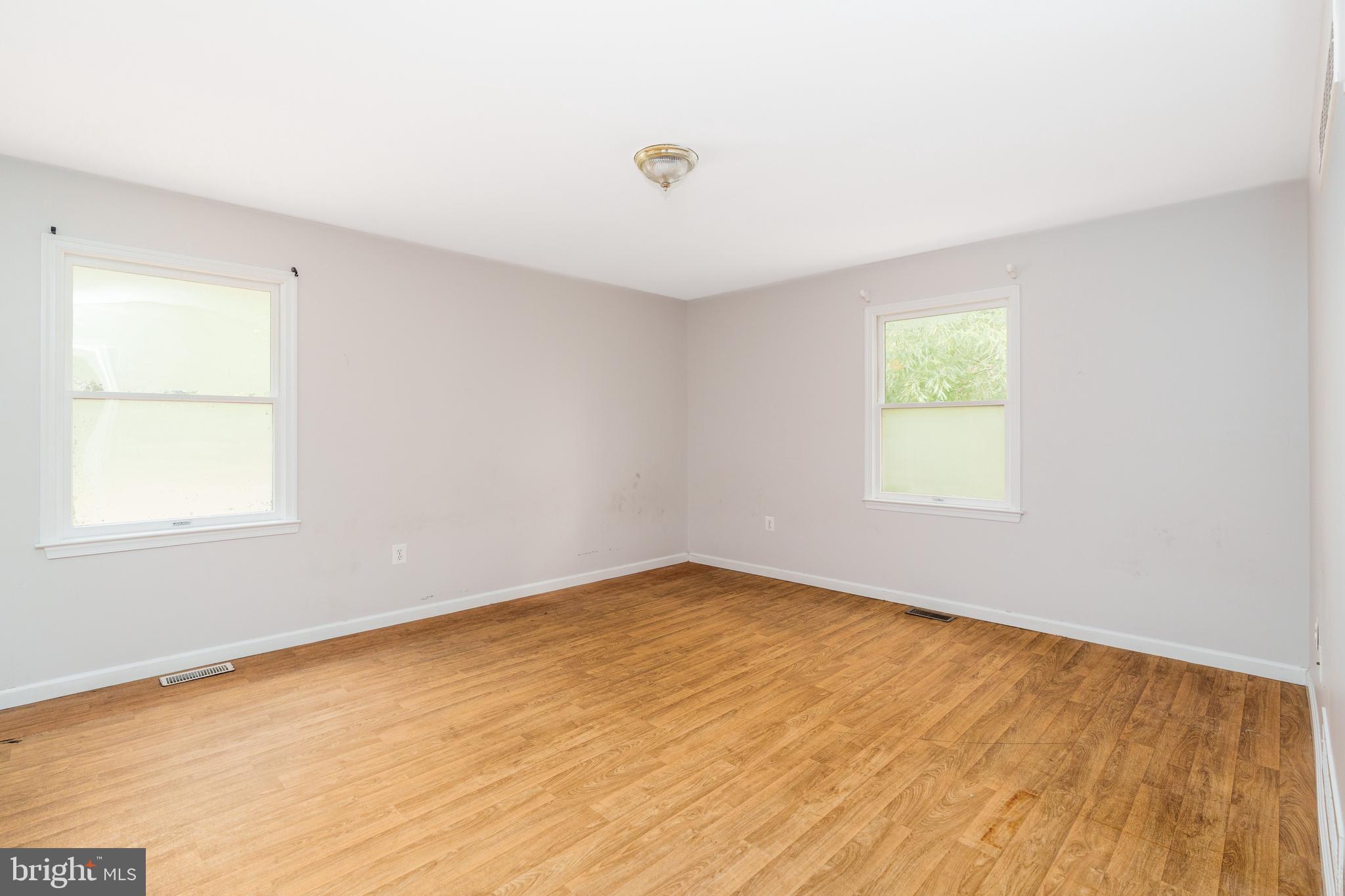 WOODS OF TOWN POINT - Residential