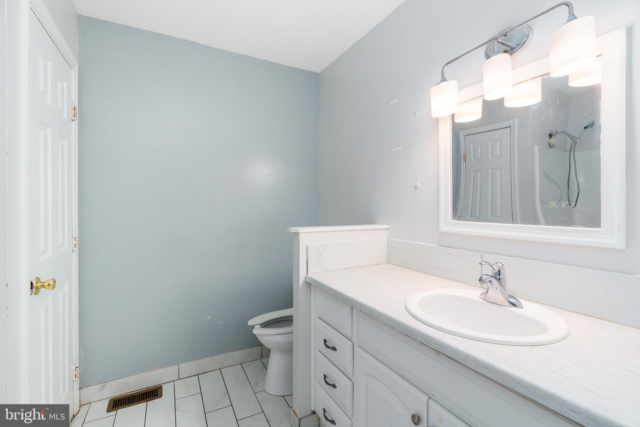 WOODS OF TOWN POINT - Residential