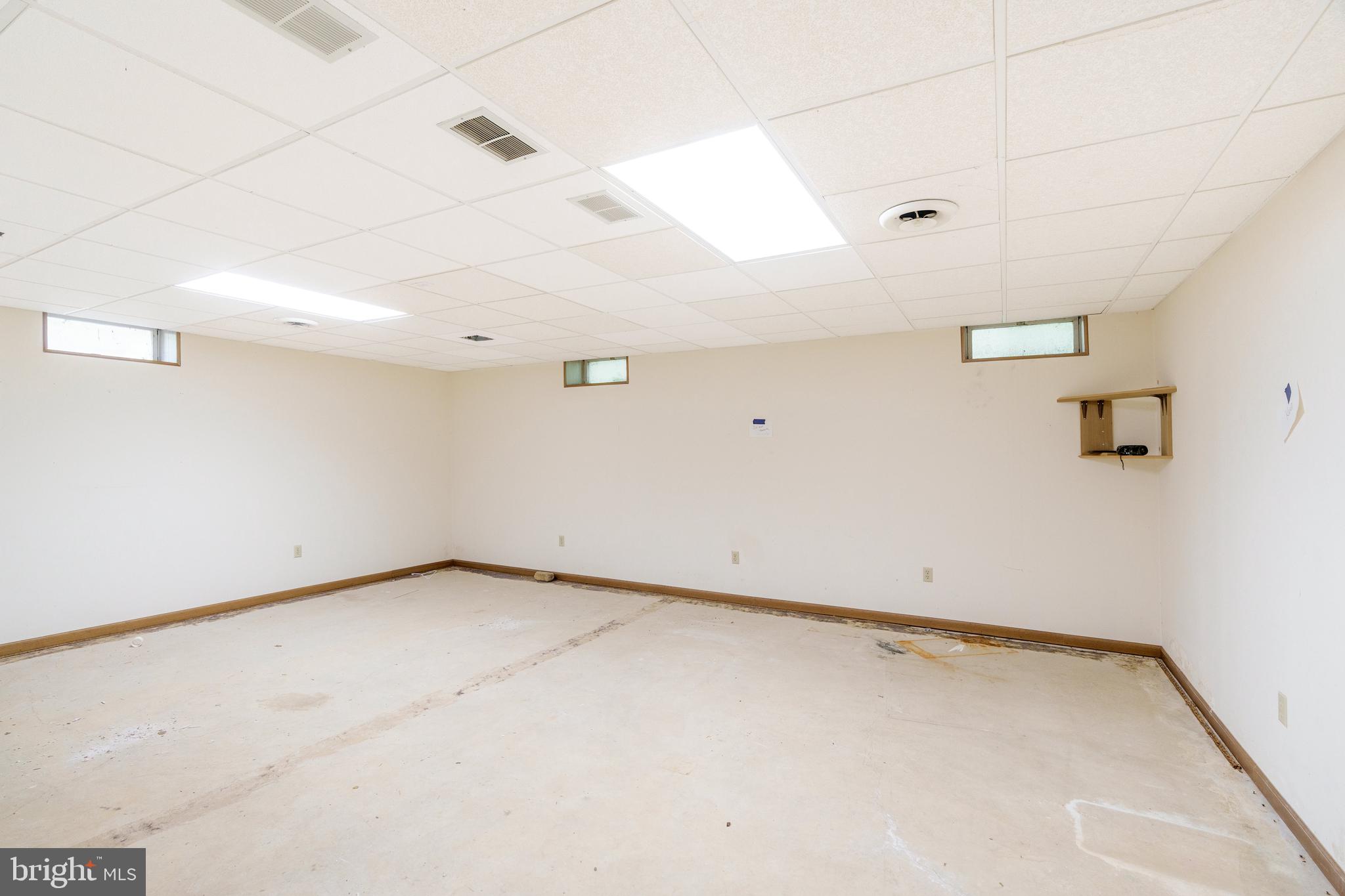 WOODS OF TOWN POINT - Residential