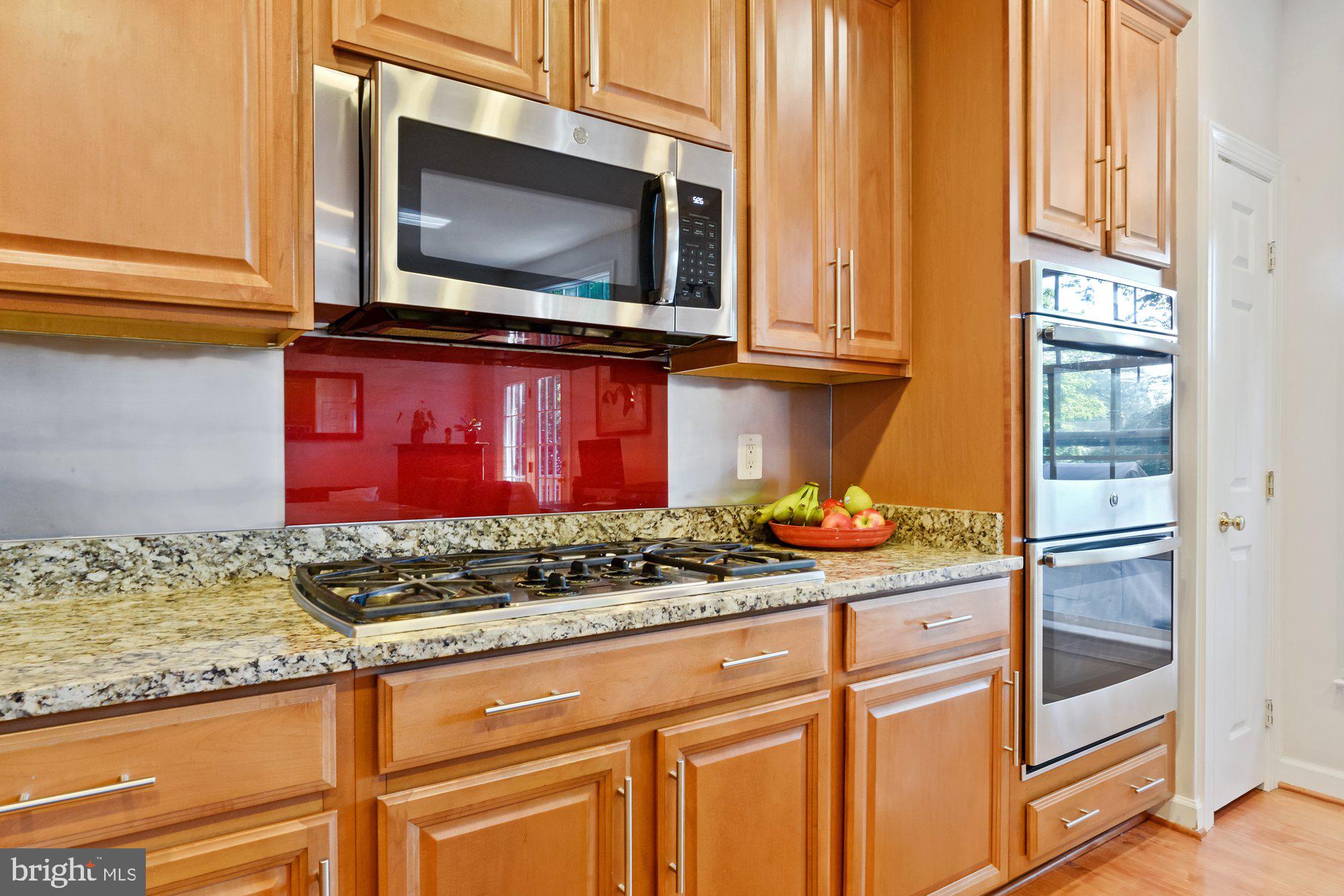 ASHTON COMMONS - Residential