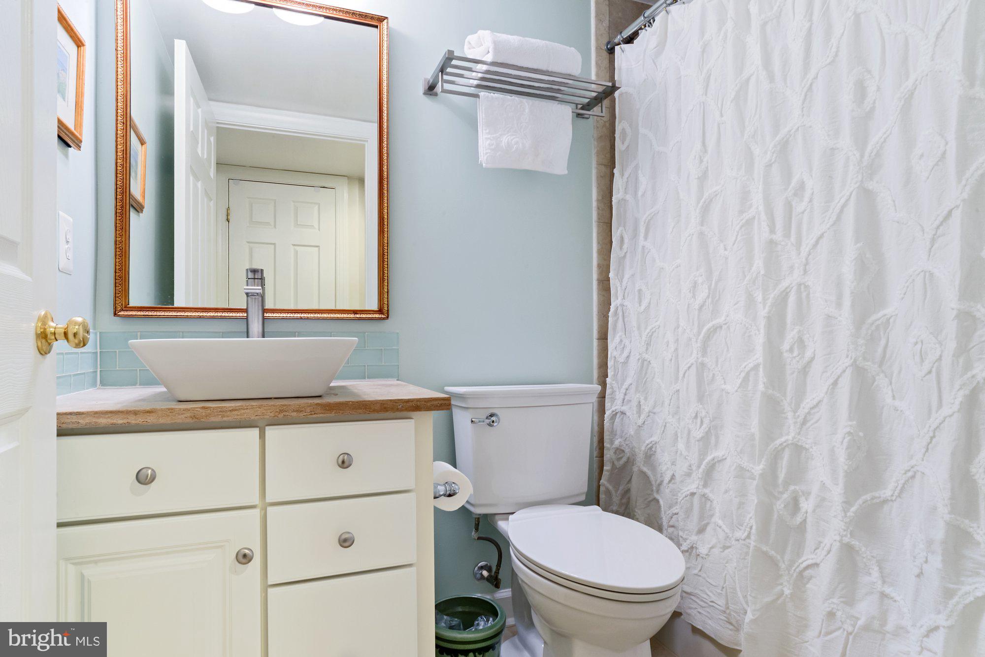 ASHTON COMMONS - Residential