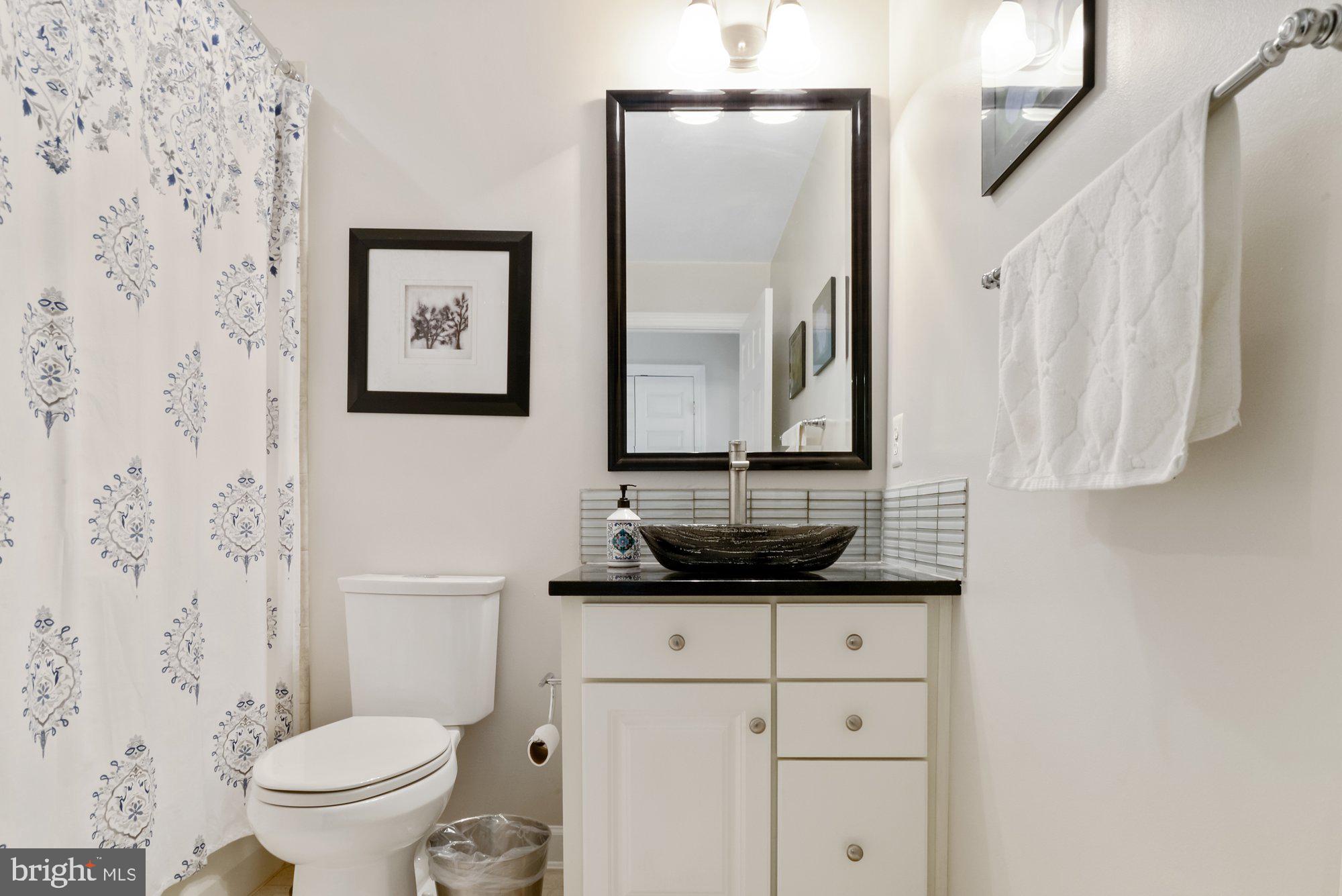 ASHTON COMMONS - Residential