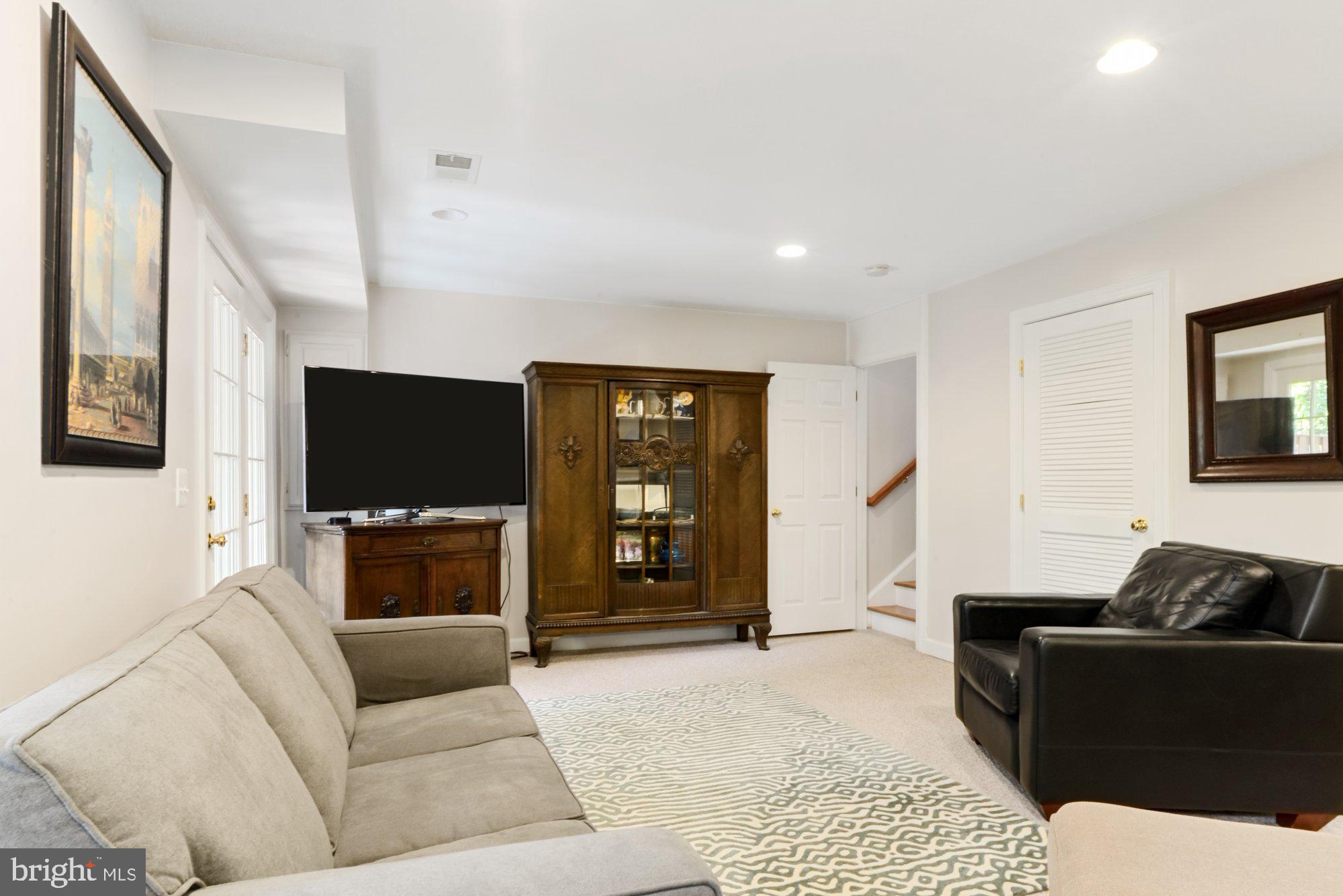 ASHTON COMMONS - Residential