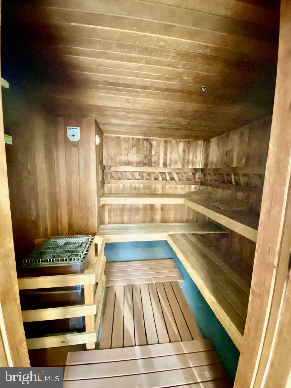 FOUNTAINS AT MCLEAN - Residential