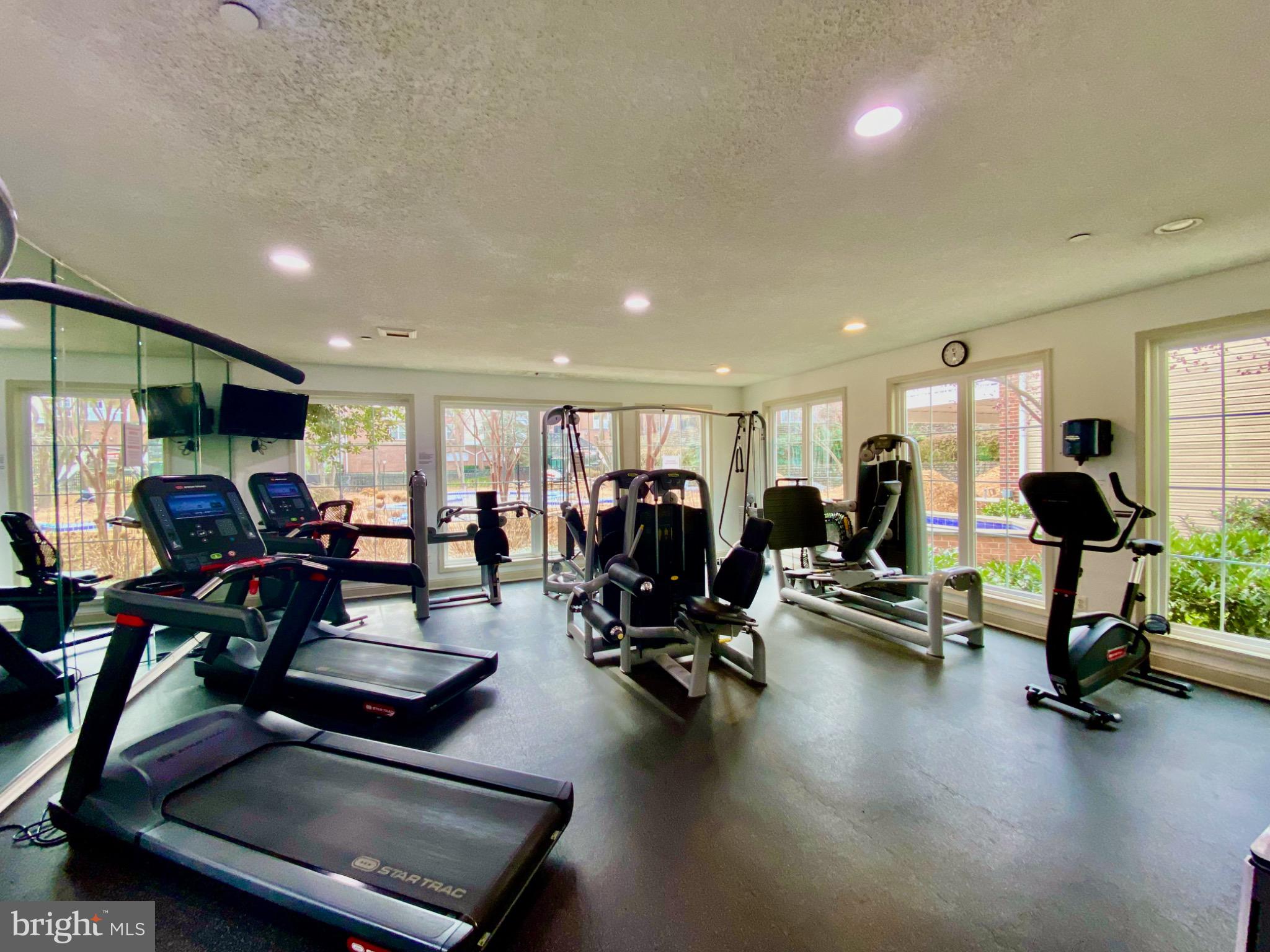 FOUNTAINS AT MCLEAN - Residential