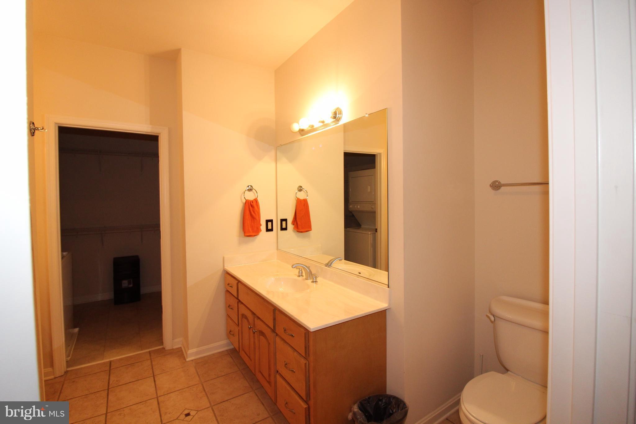 PARKSIDE VILLAGE - Residential