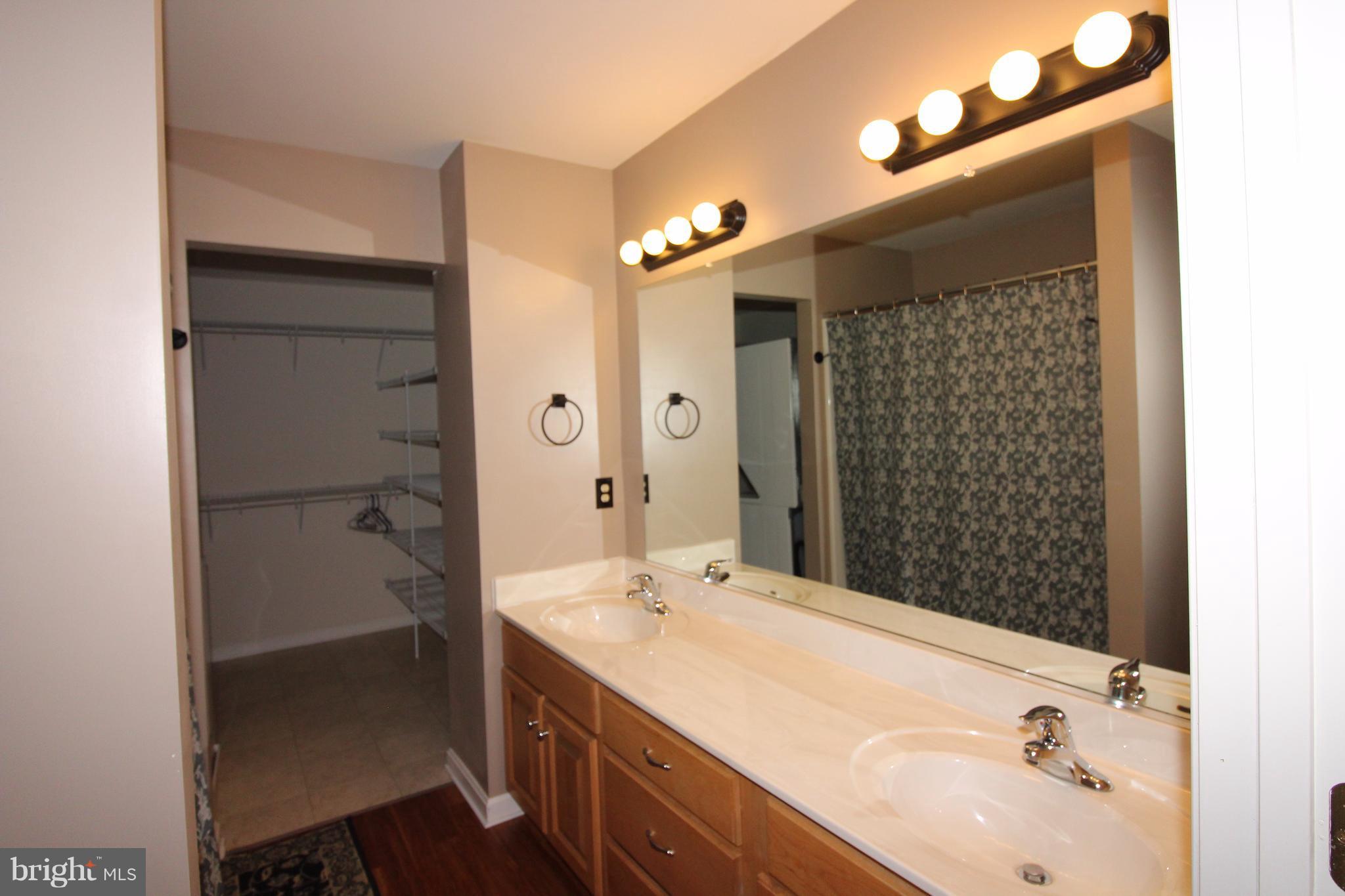 PARKSIDE VILLAGE - Residential