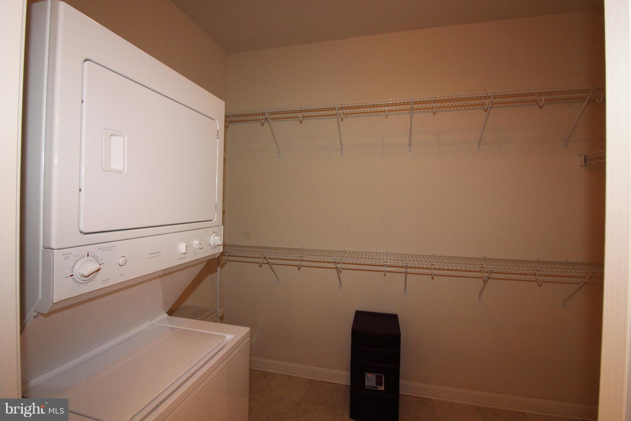 PARKSIDE VILLAGE - Residential