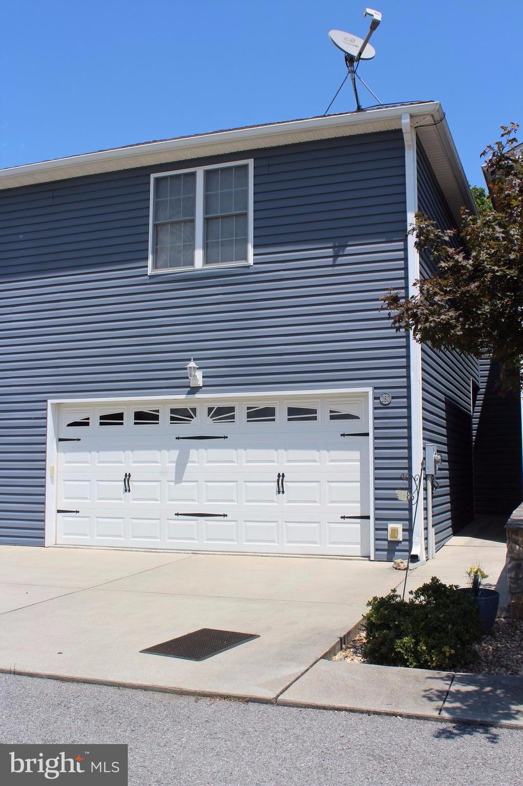 PARKSIDE VILLAGE - Residential