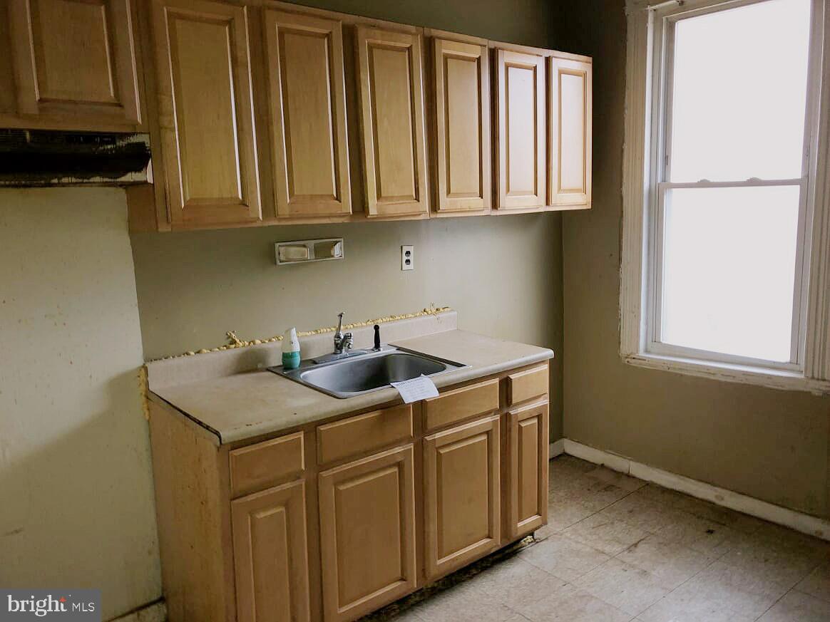 SANDTOWN-WINCHESTER - Residential