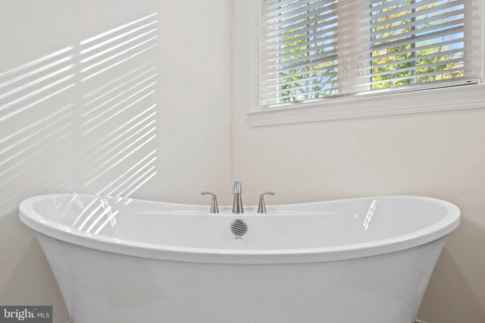 Fredericksburg, Virginia 22406, United States, 5 Bedrooms Bedrooms, ,5 BathroomsBathrooms,Residential,Pending,37029