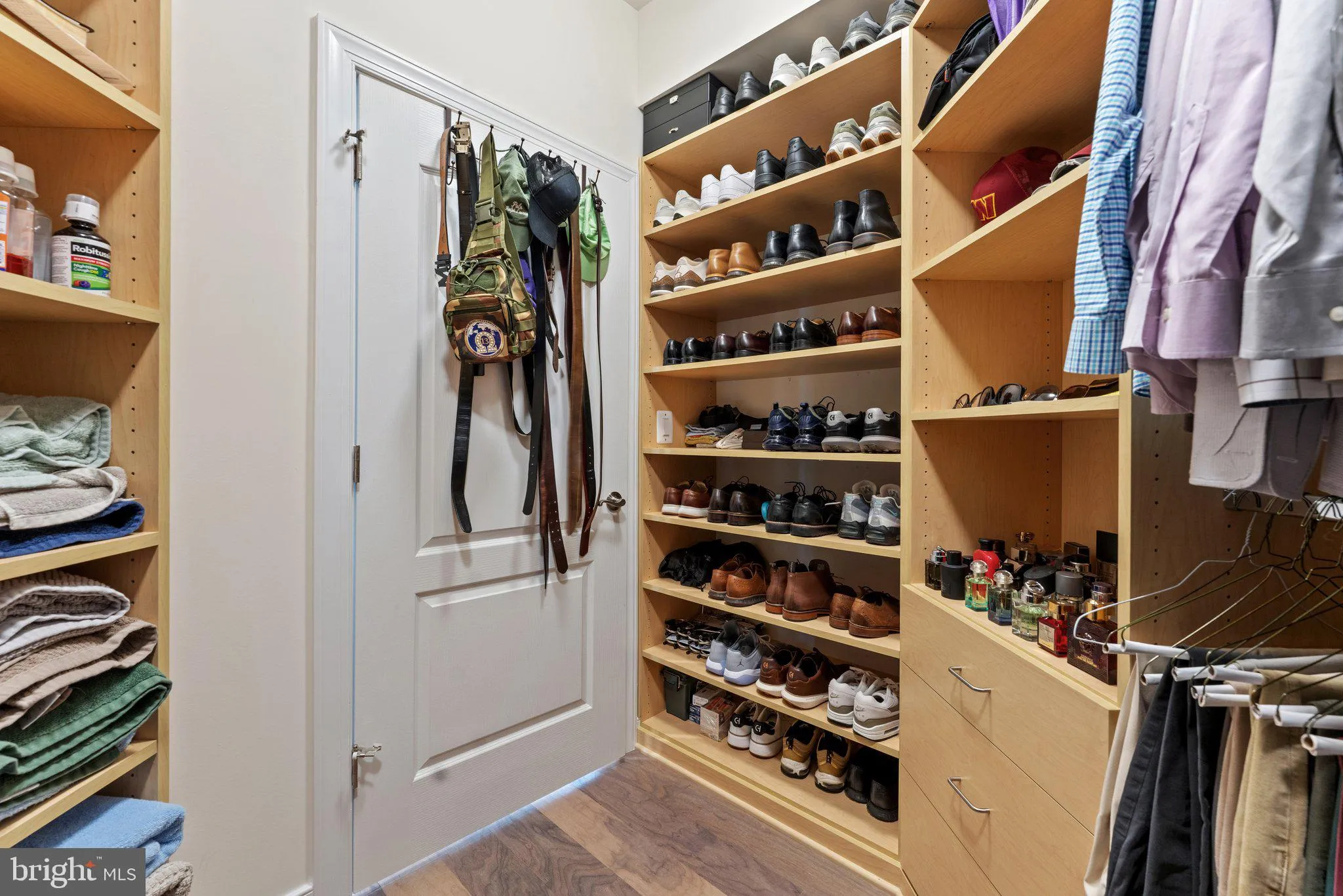 Fredericksburg, Virginia 22406, United States, 5 Bedrooms Bedrooms, ,5 BathroomsBathrooms,Residential,Pending,37029